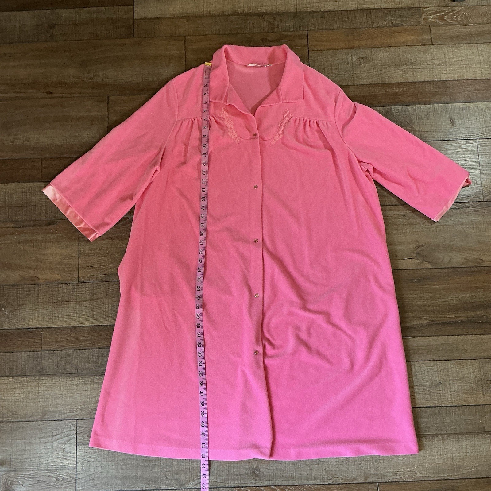 VINTAGE Size XL Vanity Fair Pink Hounse Dress Robe USA Made Button Front #74708
