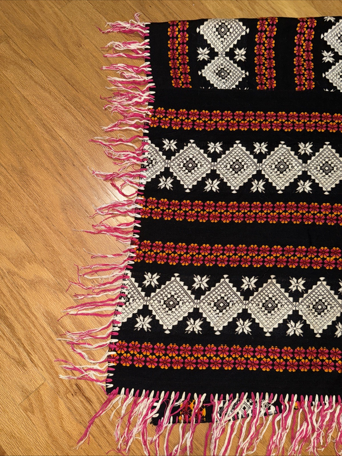 Vintage V Shaped WOMENS Poncho One Size Boho Hippie Pullover Coverup FLAWS Shawl