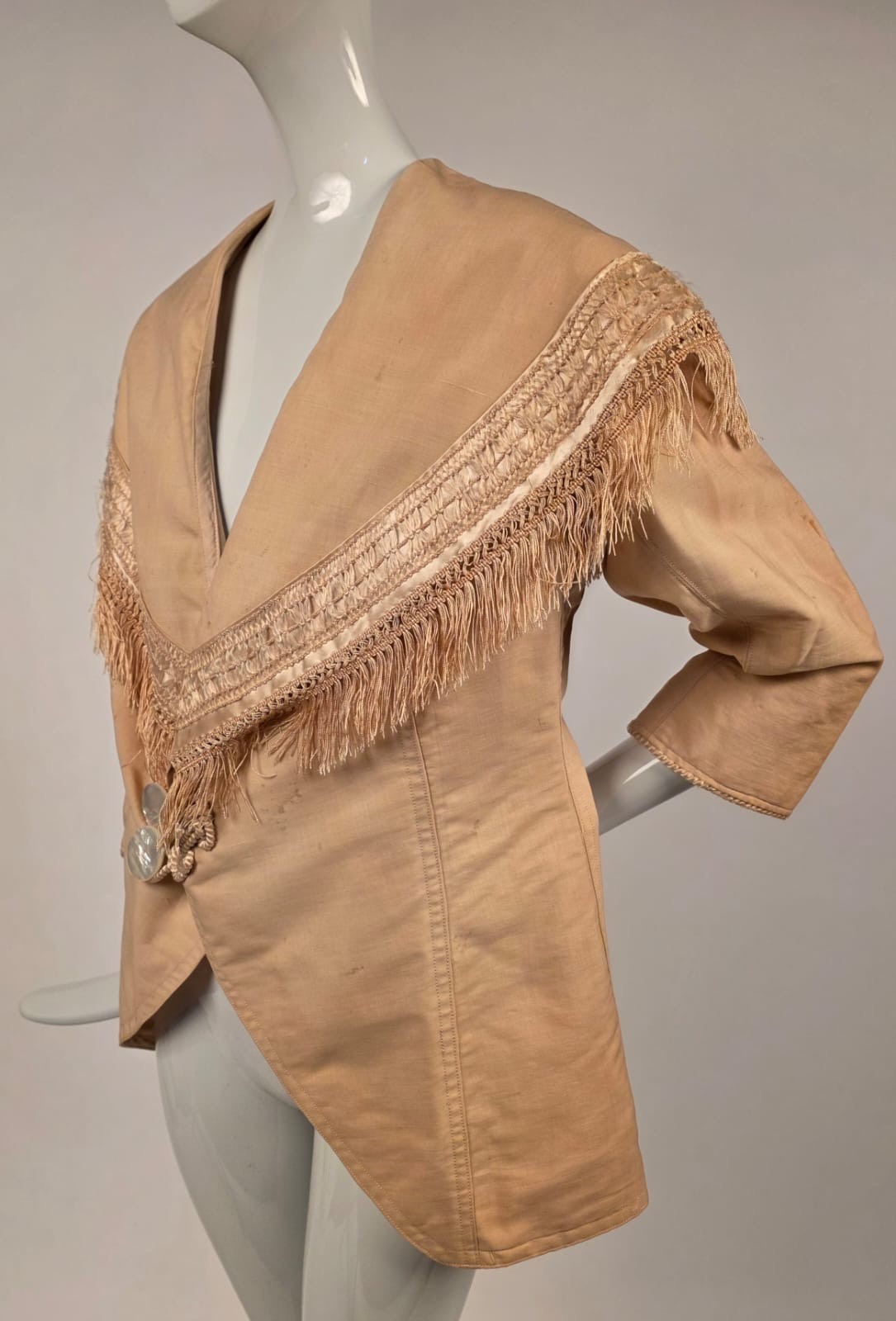 EDWARDIAN BLONDE BENGALINE JACKET W SILK FRINGE TRIM – AS ACQUIRED