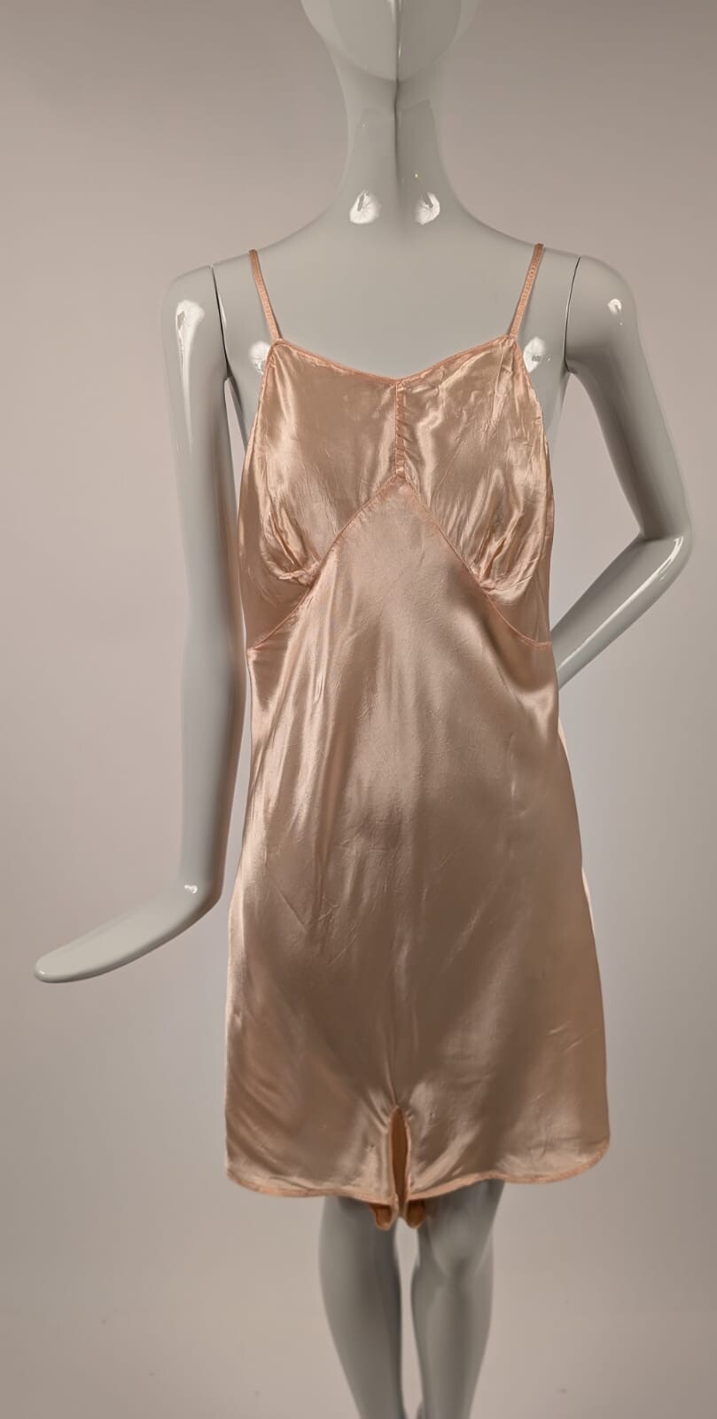 SHINY AND SEXY 1930’S RAYON SATIN STEP IN SLIP 