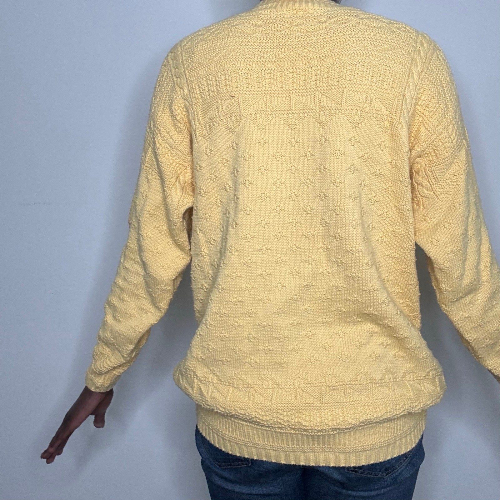 VTG 80s 90s LizWear Butter Yellow Textured Cotton Sweater Jumper Size Medium
