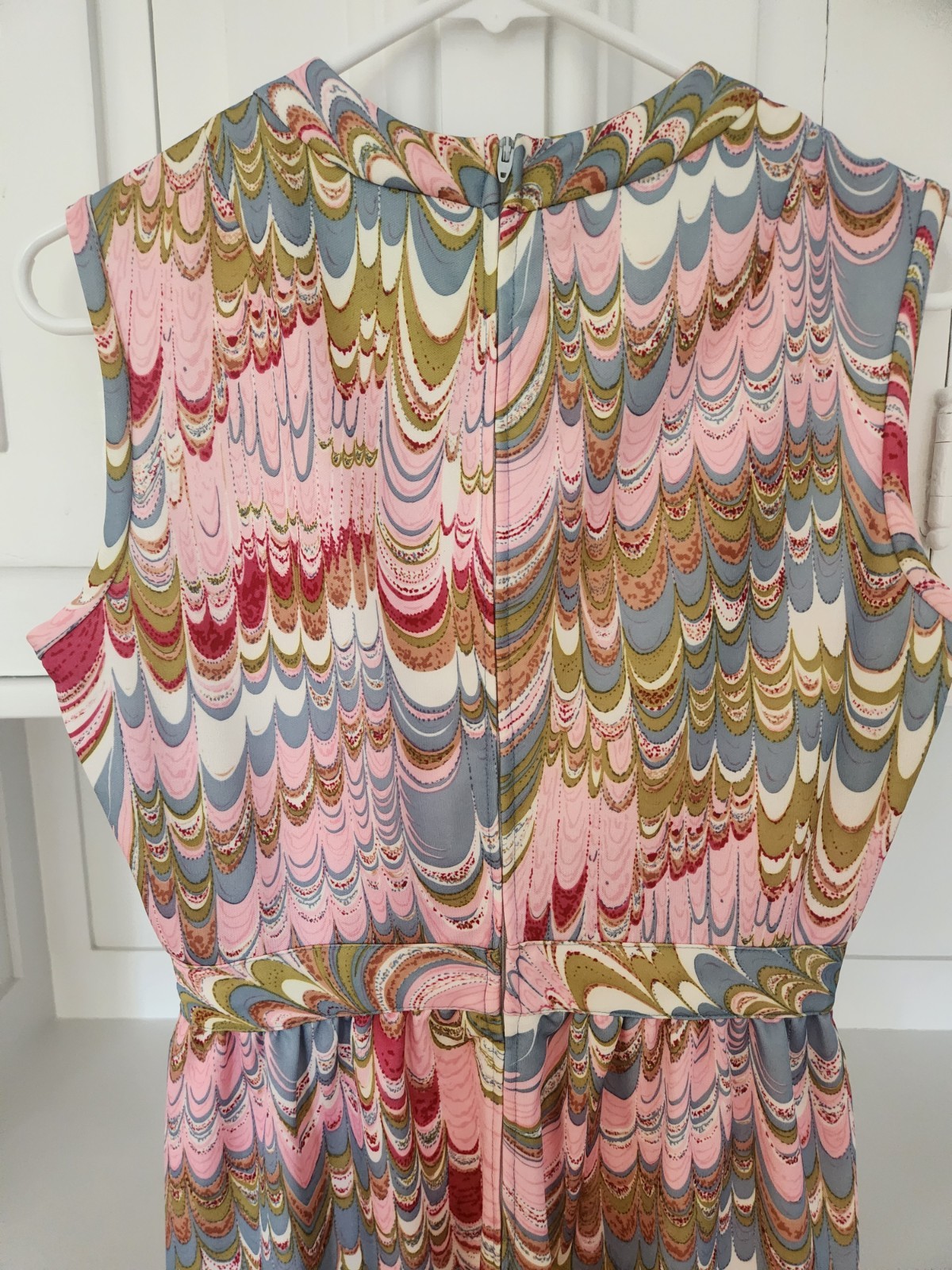 Vintage 1970’s Leslie Fay Sleeveless Hippie Marbled Maxi Dress Size 4 / Small
