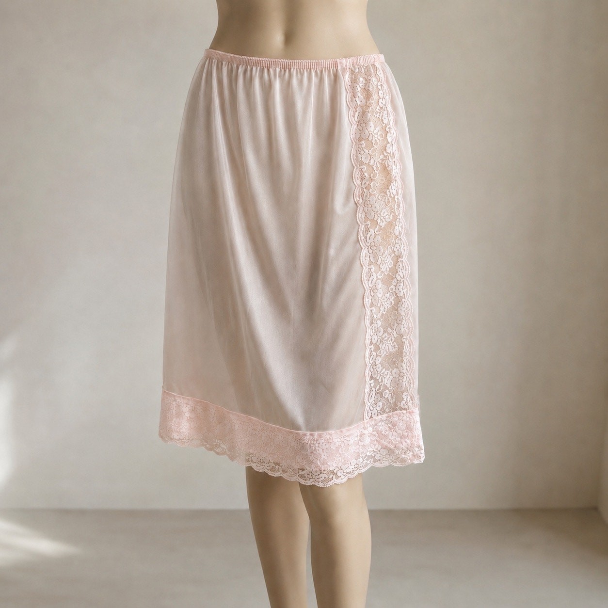 Vintage Blush Pink Lace Trim Half Slip Nylon Midi Lingerie Medium ^
