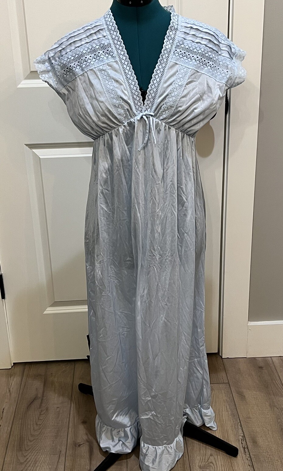 Vintage 1960s Rikki New York Baby Blue Long Nightgown Lace Trim Tie Size Large