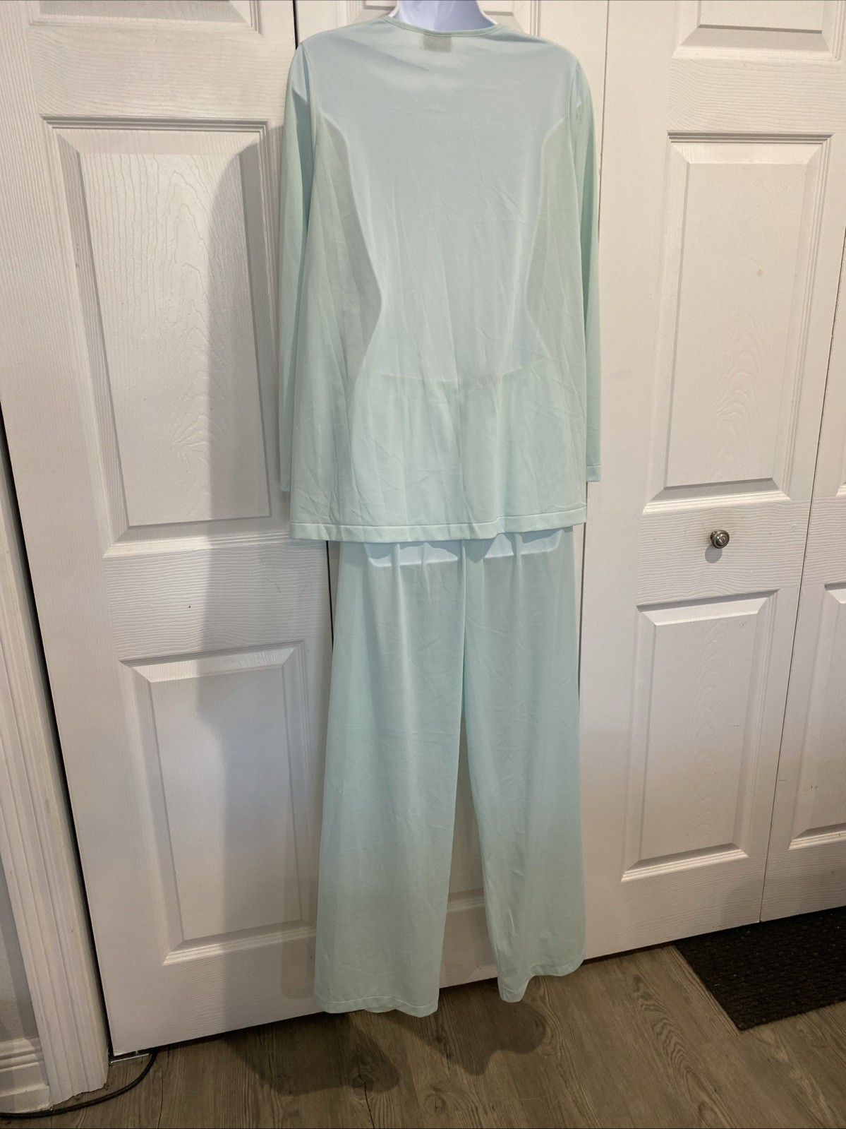 VTG 60’ Vanity Fair 2 Pc. Pajama Set Mint Green w/Beautiful Floral Lace Size L