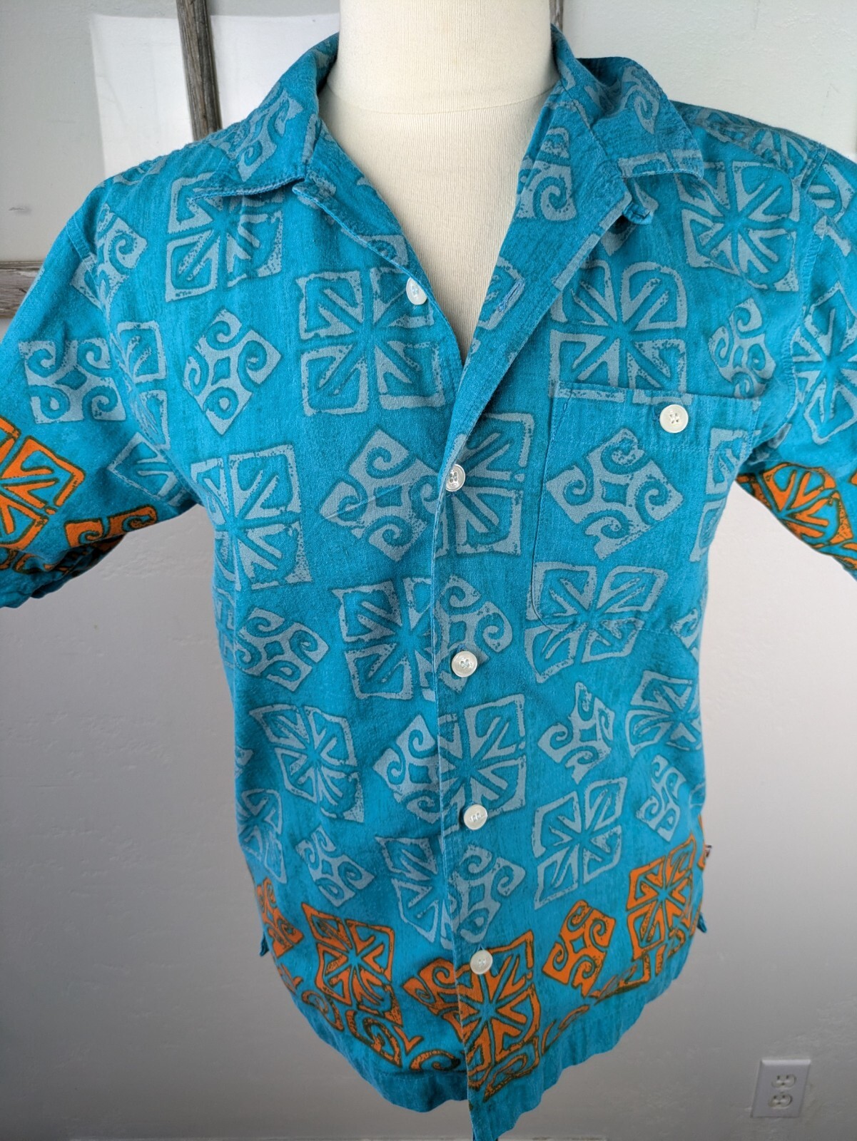 VINTAGE Short Sleeve Button Down Hawaiian Top Medium Women’s Casual Vacation Top