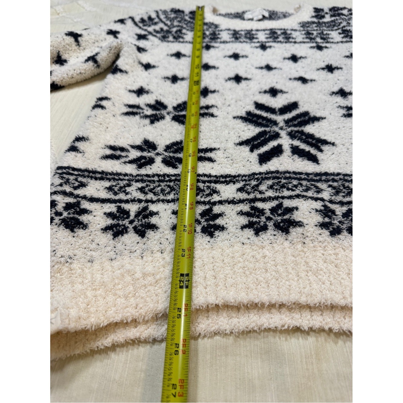Barefoot Dreams Women’s Medium CozyChic Fair Isle Snowflake Sweater Soft Plush