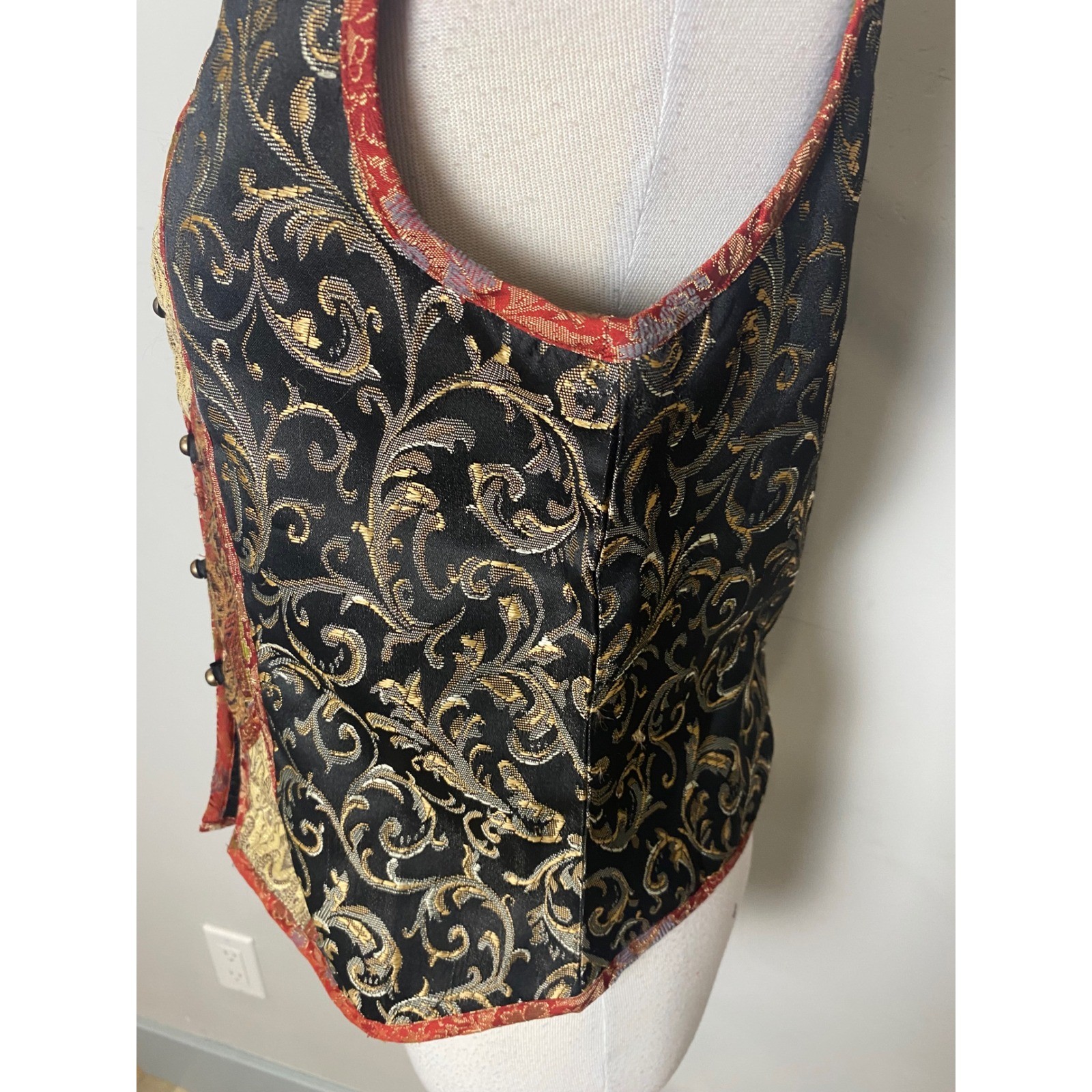 White Stag Vintage 90s Y2K Brocade Paisley Goth Vest Black Gold Red Small