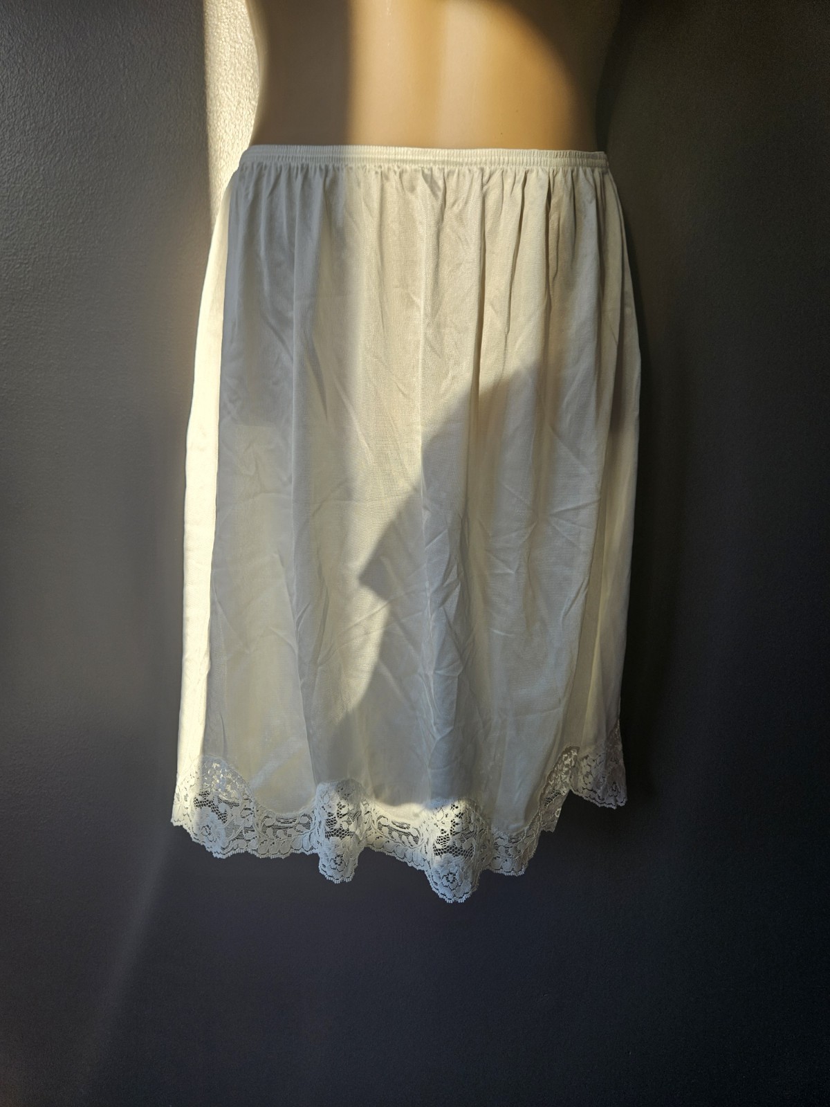 Vintage 70s Body Lites JC Penney Ivory Creme Half Slip Slit Lace Trim Nylon M 22