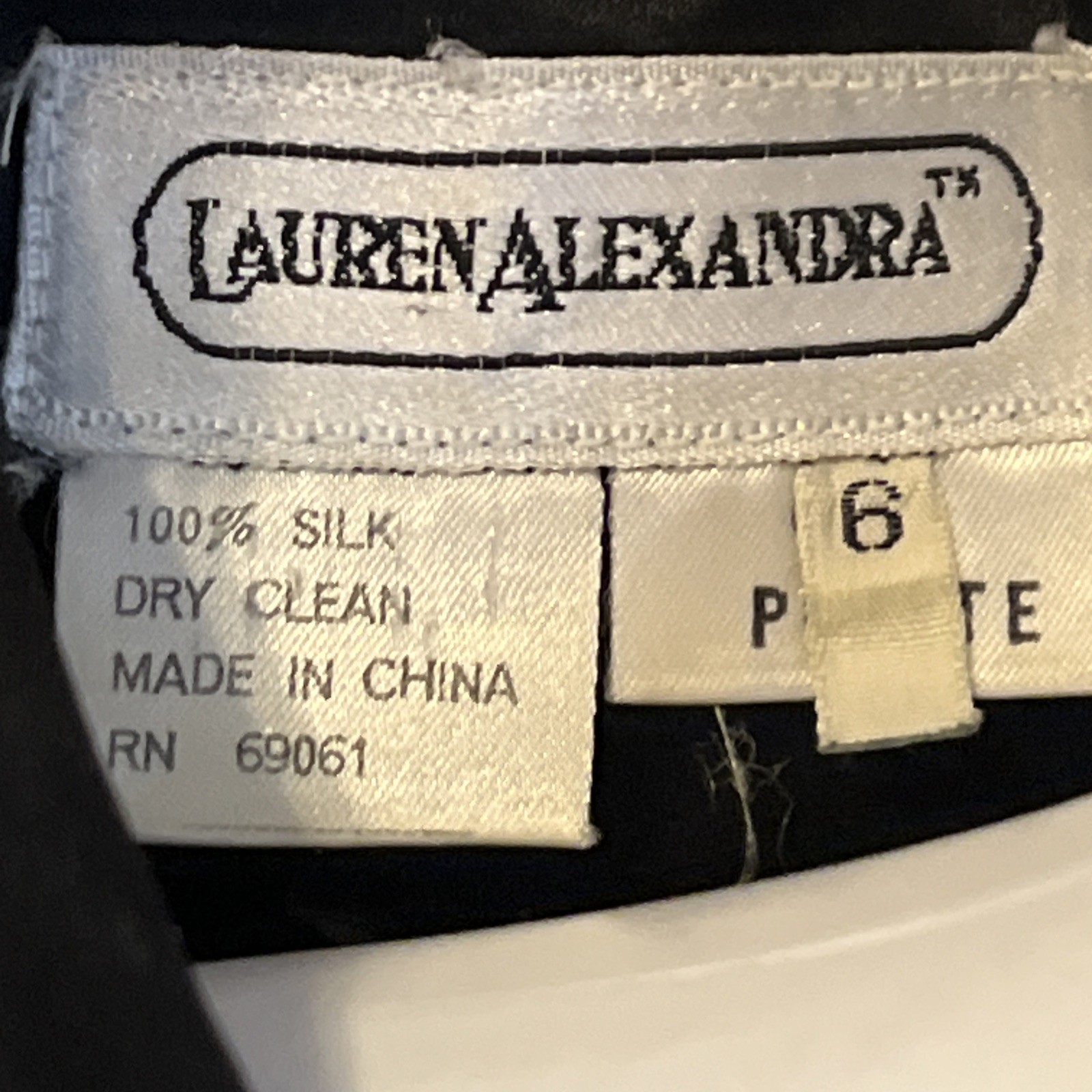 Women’s Vintage Lauren Alexandra Black 100% Silk Blouse Size 6P Long Sleeve