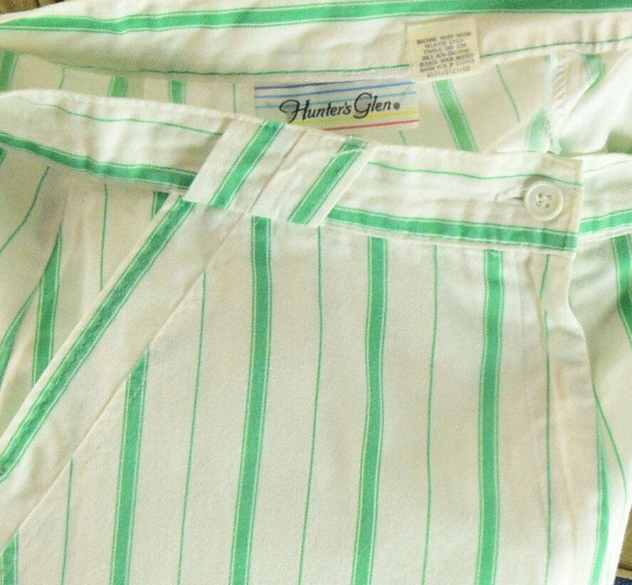 70s Vintage Womens 8 High Waist Cotton Shorts White & Green