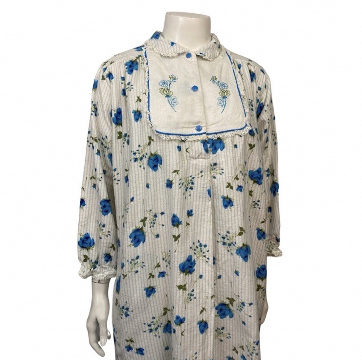Vintage 1960s Blue Rose Floral Cotton Flannel Nightgown M Lace Trim USA