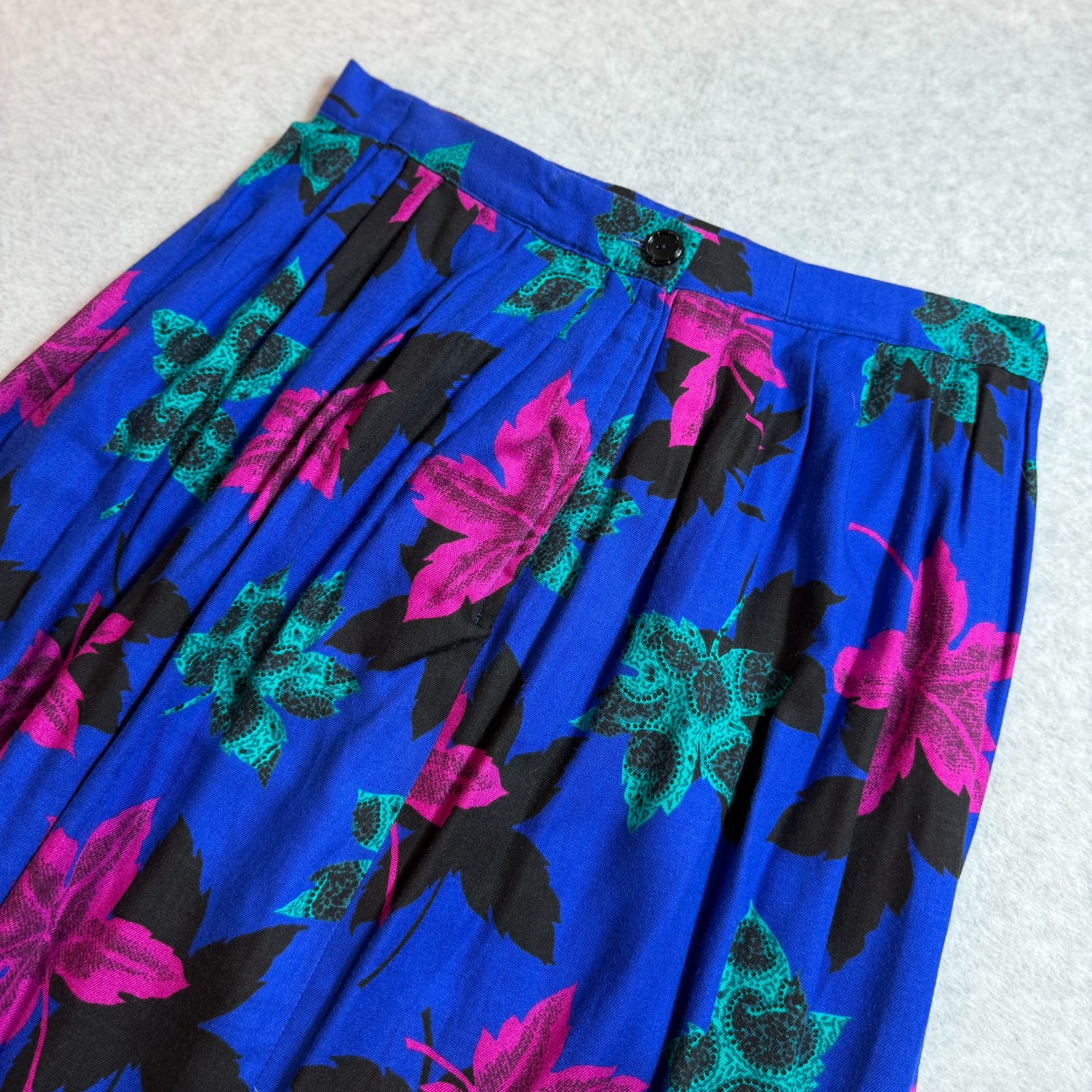 Vintage 80s/90s Vibrant Leaf Print Pleated Midi Skirt Royal Blue, Magenta & Teal