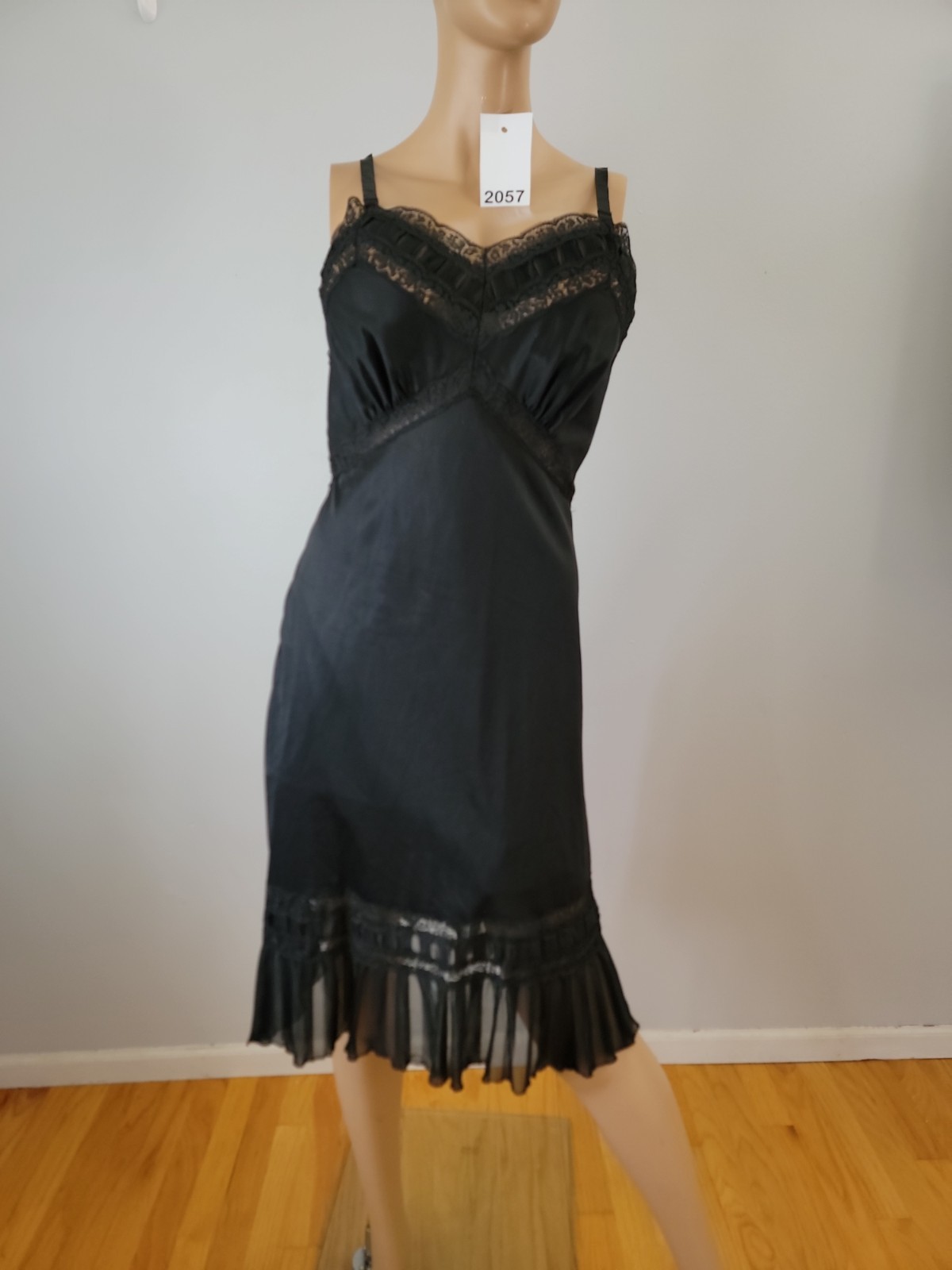 Vintage Sears All Nylon Black Full Slip Pleated/Lace Detail Size 34 Tall