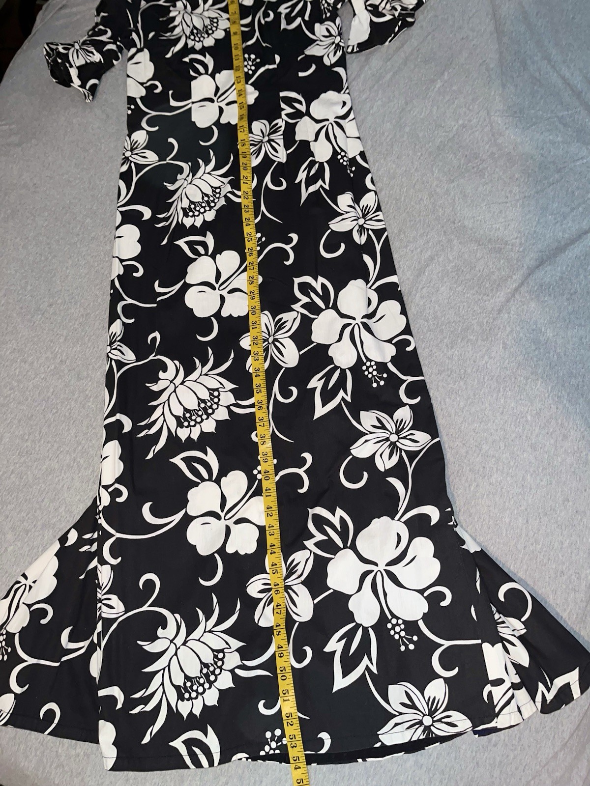 Vintage Hawaiian Maxi Hostess Dress Hibiscus Black White Mermaid Fishtail Hem