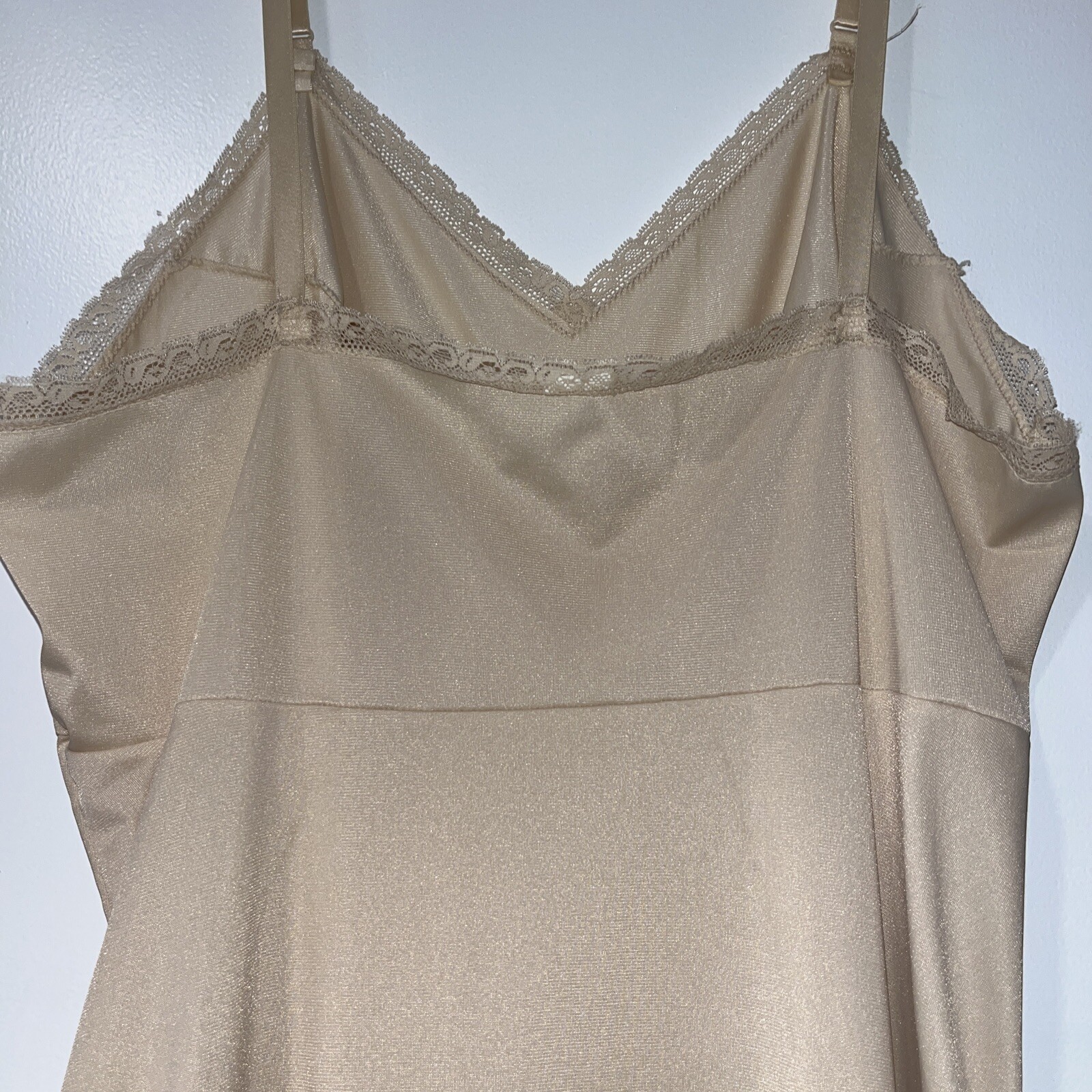 Unbranded Full Slip Beige Nude 17” Across Bust 33” Pit To End Of Hem. Vtg.