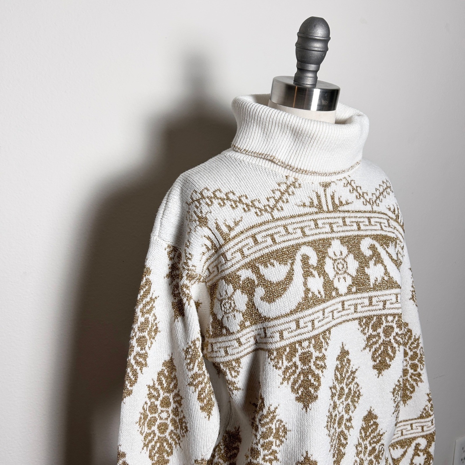 VTG Pierre Cardin Vintage Metallic Damask Turtleneck Chunky Sweater White Gold L