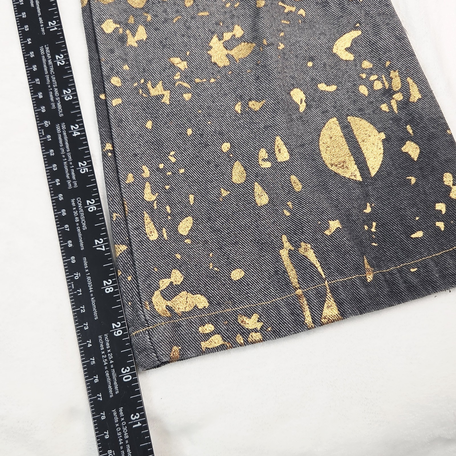 VTG Y2K Johnny Blaze Flame Jeans Womens Sz 7/8 Grey Metallic Gold Splatter Art