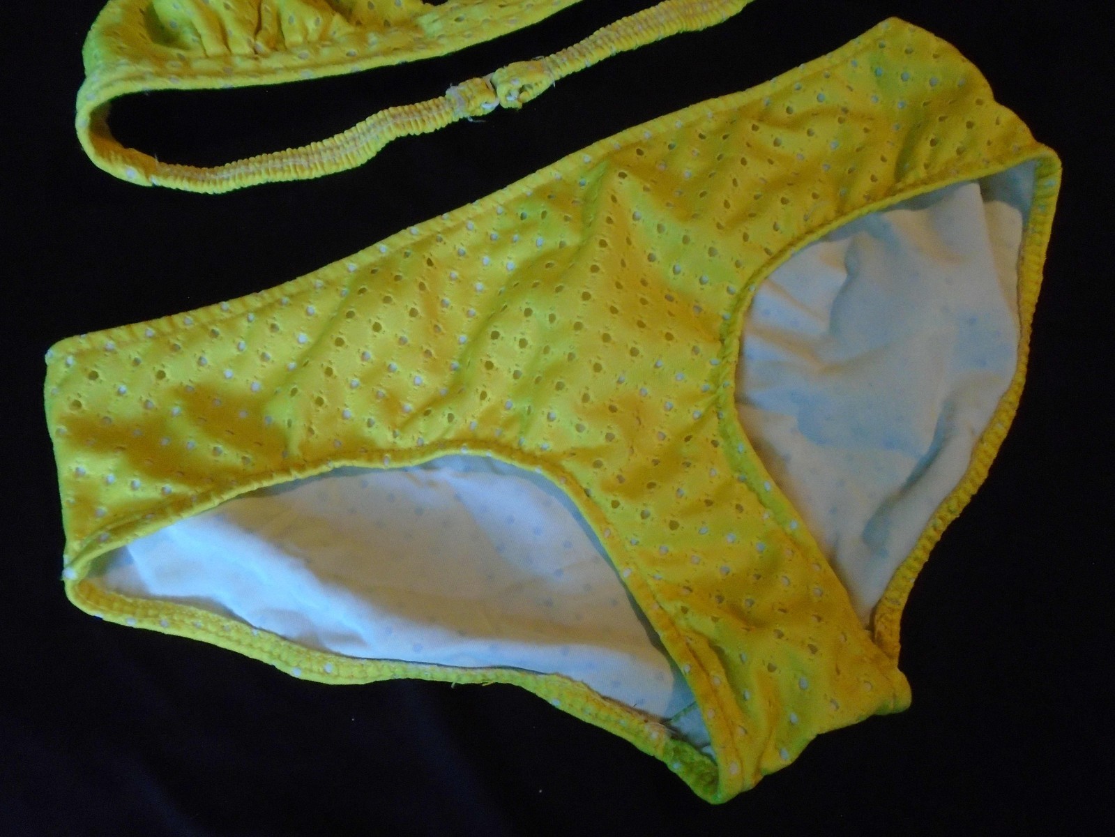 Bright Yellow Nylon Vintage 1960’s Women’s Hipster BIKINI Swimsuit M L