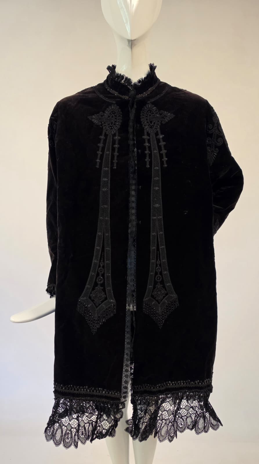 CIVIL WAR 1860’S BLACK SILK VELVET JACKET W ORNATE FINE EMBROIDERY W LACE TRIM
