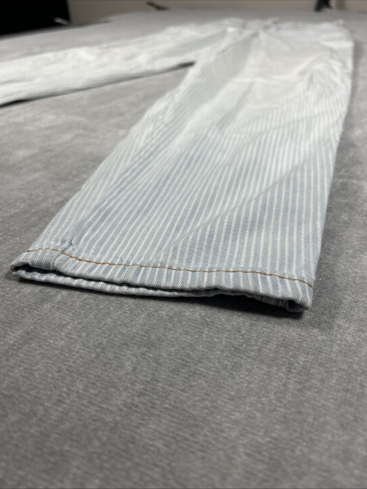 Woman’s Zena Size 4 Light pinstripe denim jeans Vintage
