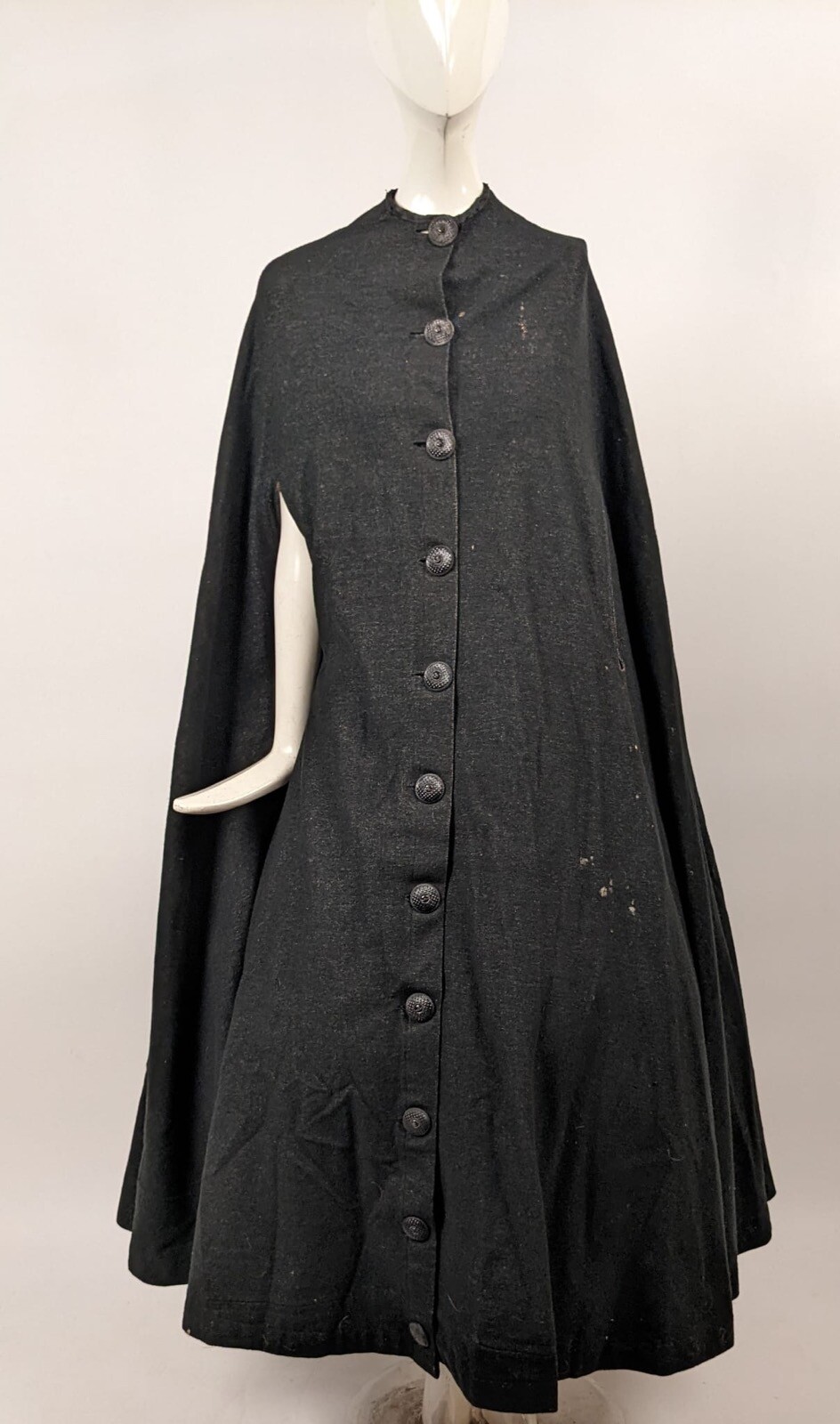 MID 19TH C BLACK & GRAY FLECKED WOOL 2 PC CLOAK W GUTTA PERCHA BUTTONS