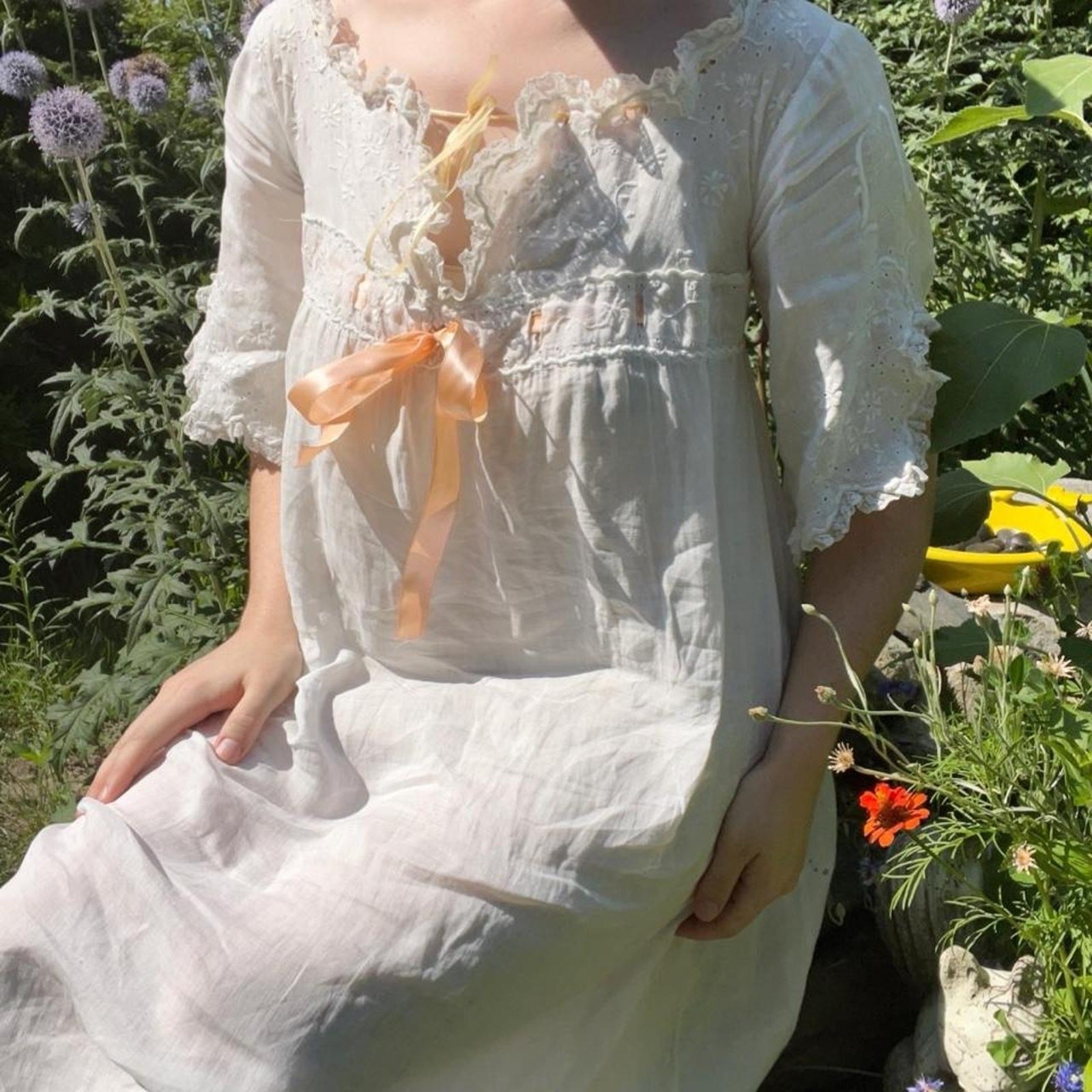 Antique Victorian French Linen Floral Embroidery Lace Ribbon „M” Nightgown XS/S
