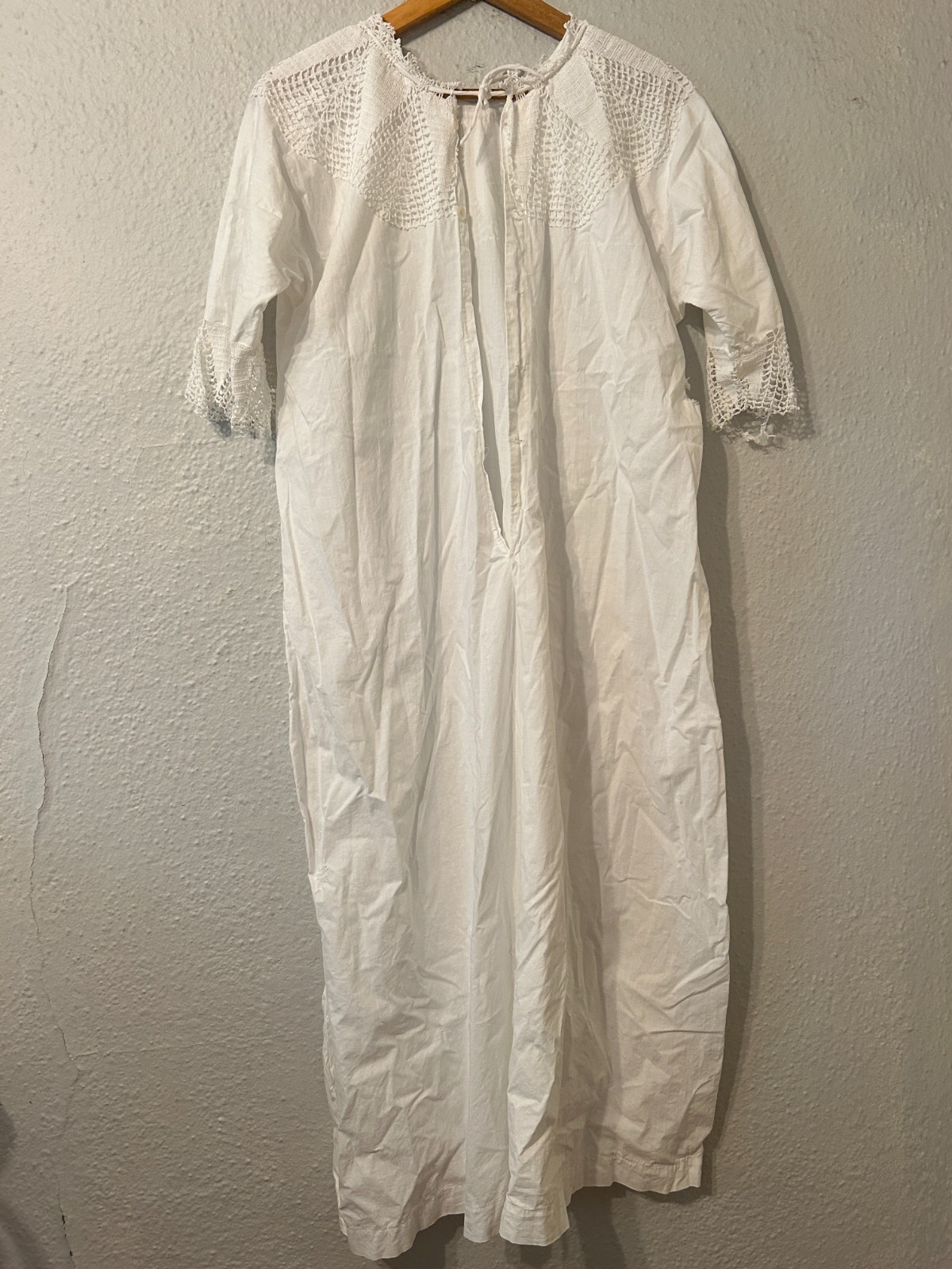 READ Antique Nightgown White Cotton Victorian Edwardian Handmade Crochet S/S