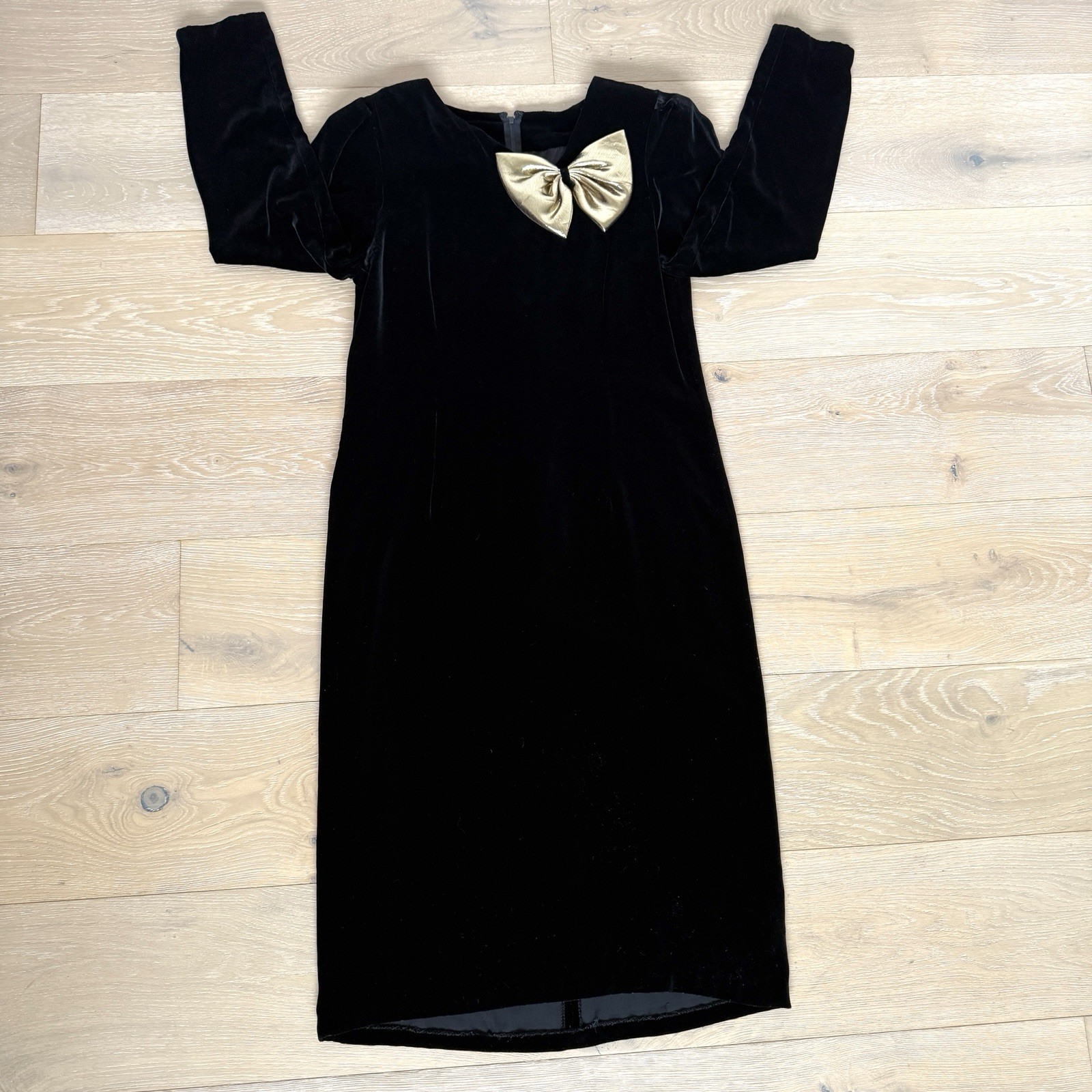 Vtg Halston III Black Velvet Dress Sz 8 Women’s Gold Bow Knee length 90s Holiday
