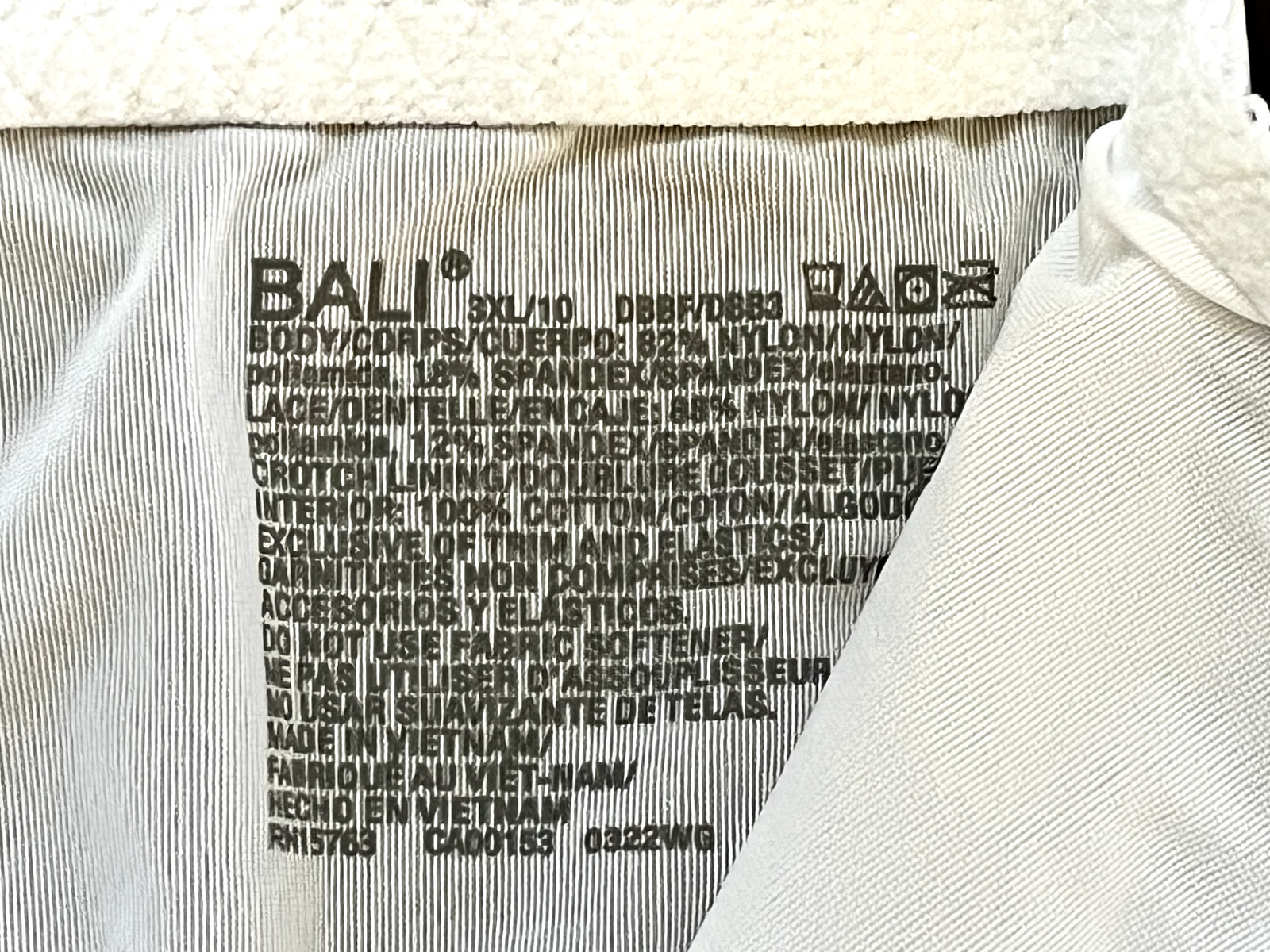 125 BALI 10/3XL White Double Support Light Control Silky Panties #DFDBBBF NWT