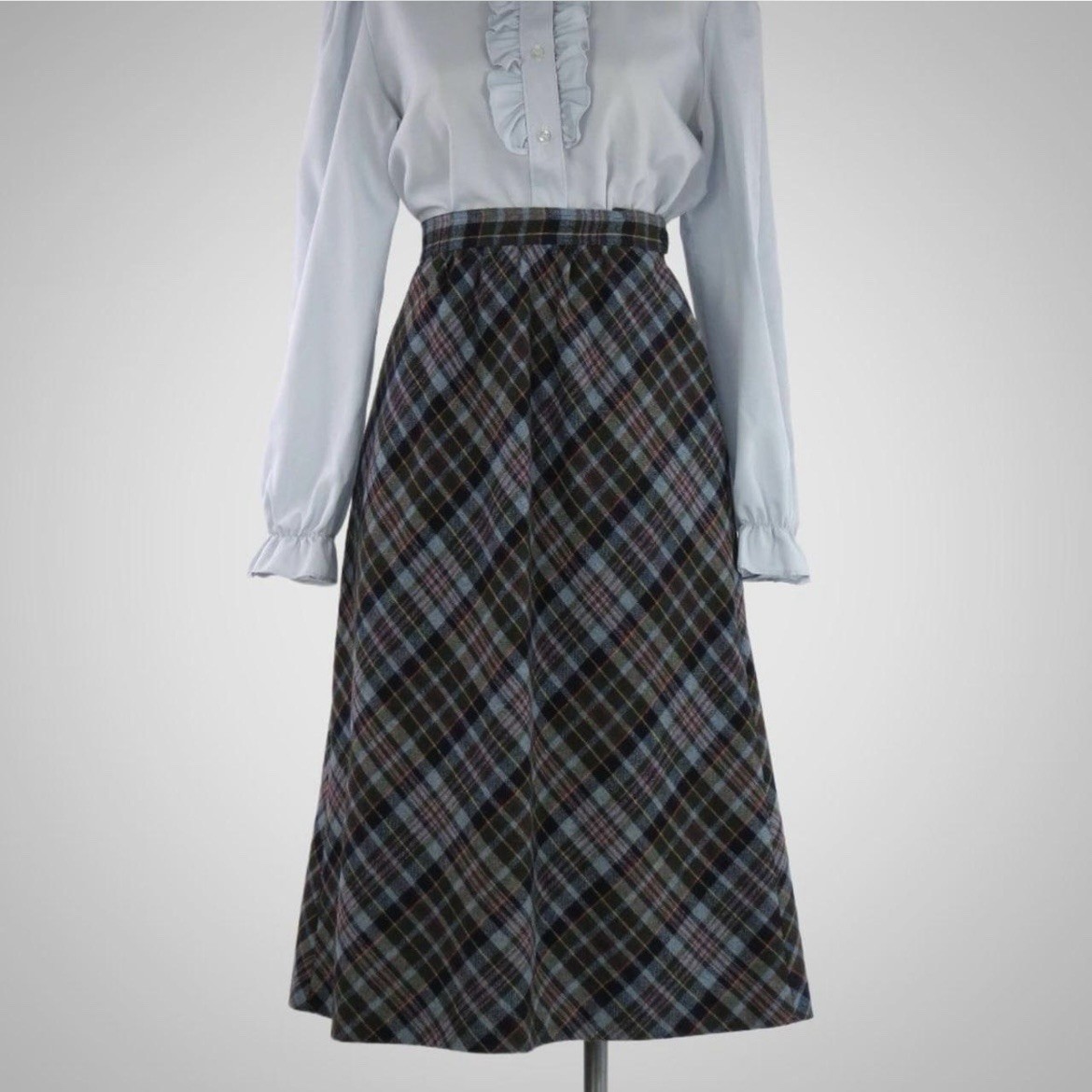 Vintage 1970s A-Line Bias Plain Wool Midi Skirt – SIZE S – with Pockets