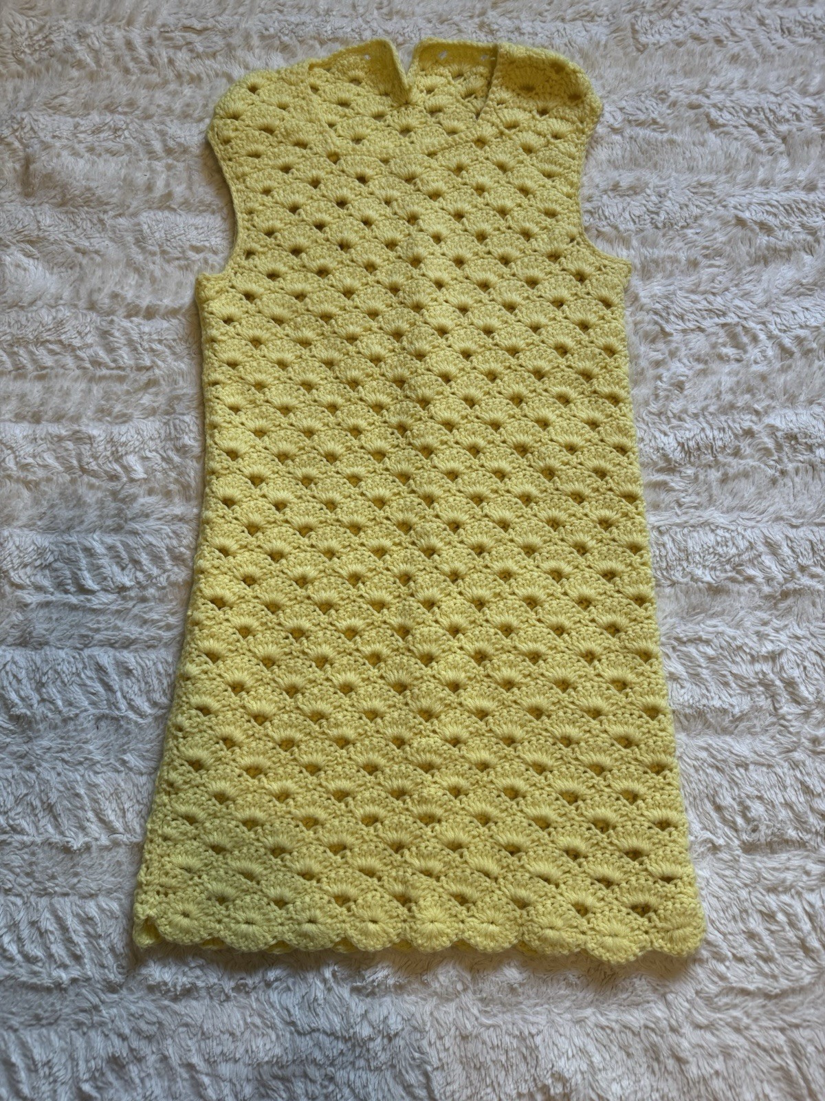 VTG 60s Handmade Crochet Shift Mini Dress Butter Yellow Shell Stitch XS Mod