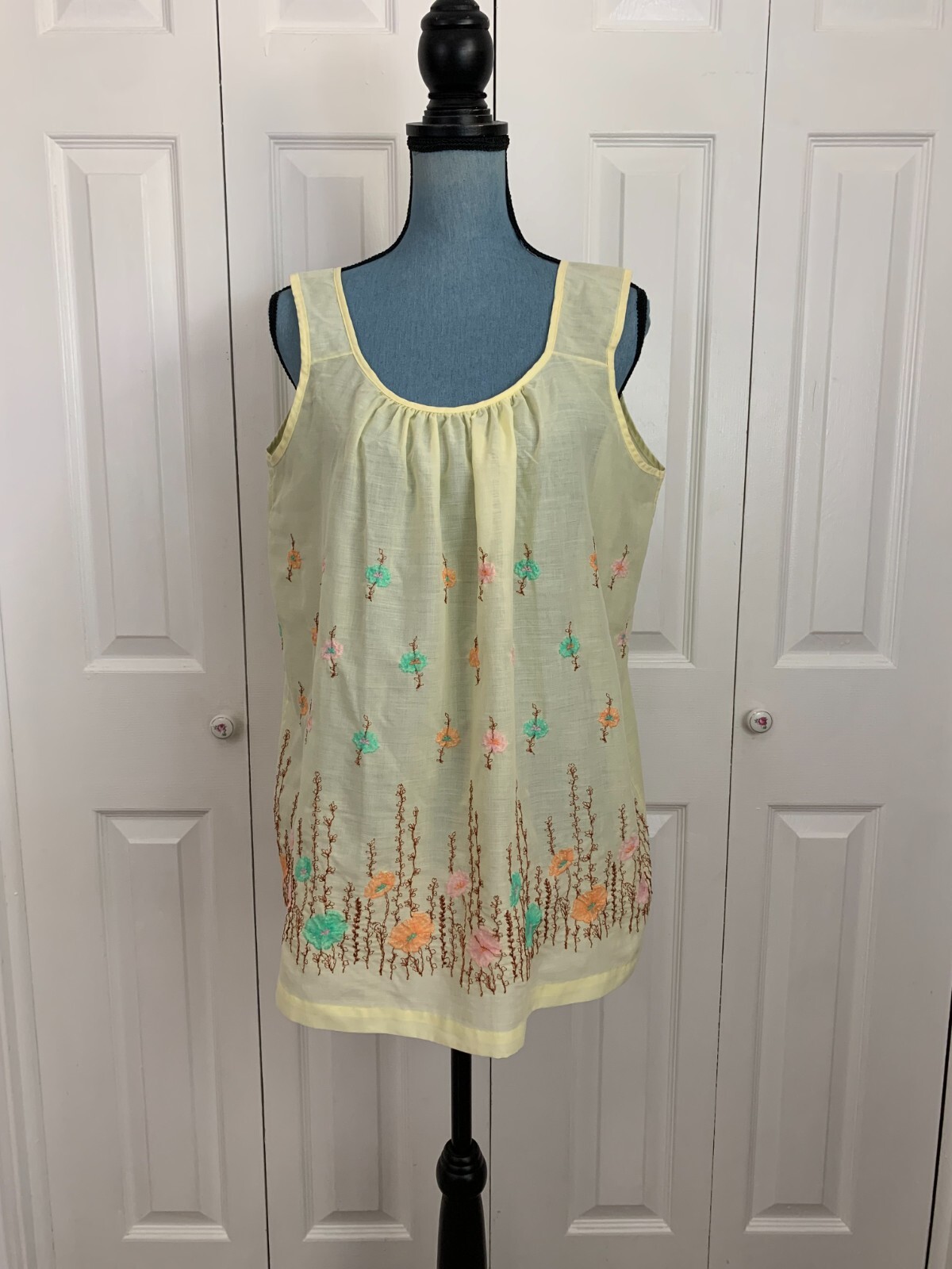 Vintage 1960’s KATZ Babydoll Nightgown Top Pajamas Yellow Floral Embroidery 42″