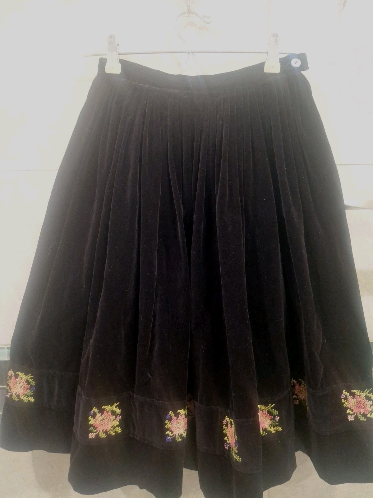 Vintage 1950s, Velvet Hand Embroidered Full Circle Skirt Whimsigoth Cottagecore