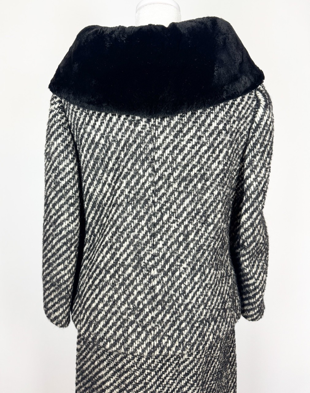 1960s Vintage Wool Tweed Chinchilla Fur Trim Jacket and Skirt Suit Set