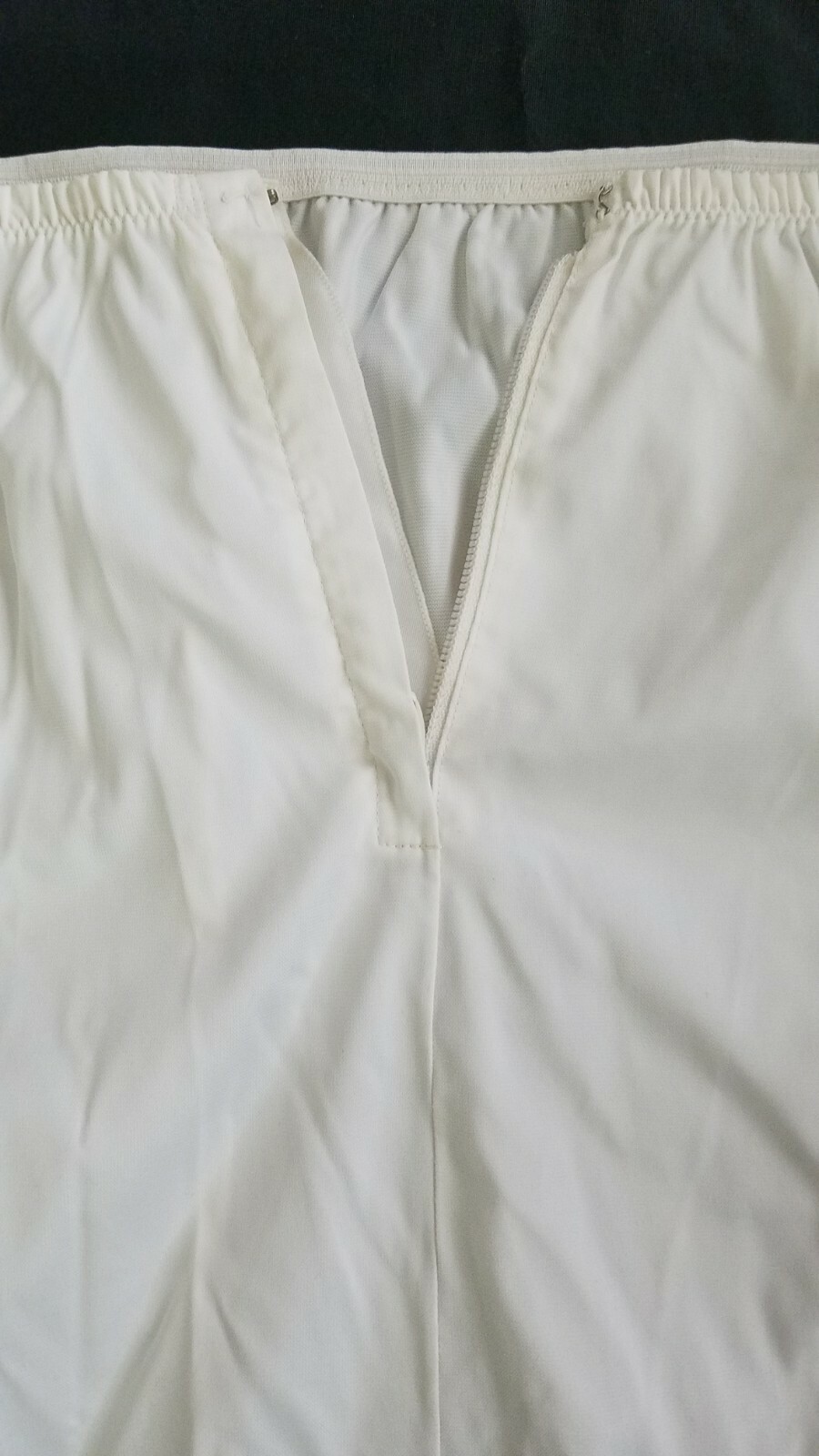 Vintage Half Slip Zip/Elastic Waist Scalloped Hem Slit White No Stretch