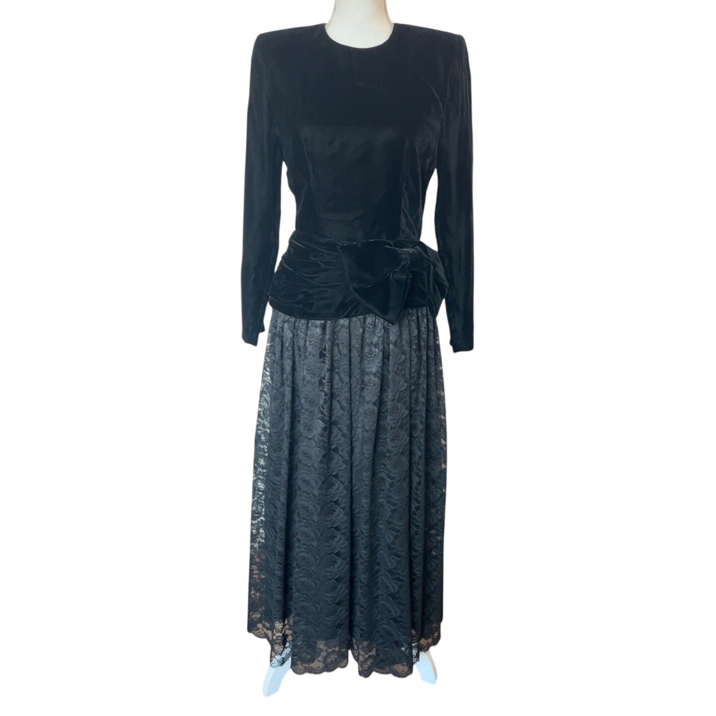 Vintage NUIT velvet and lace formal dress w bow SZ: 2 (approx SEE MEASUREMENTS)