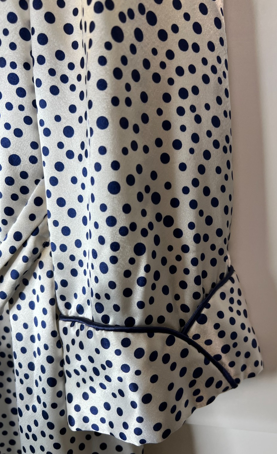 VTG Bill Blass Women’s Medium Satin Bath Robe White w/Blue Polka Dots Belted