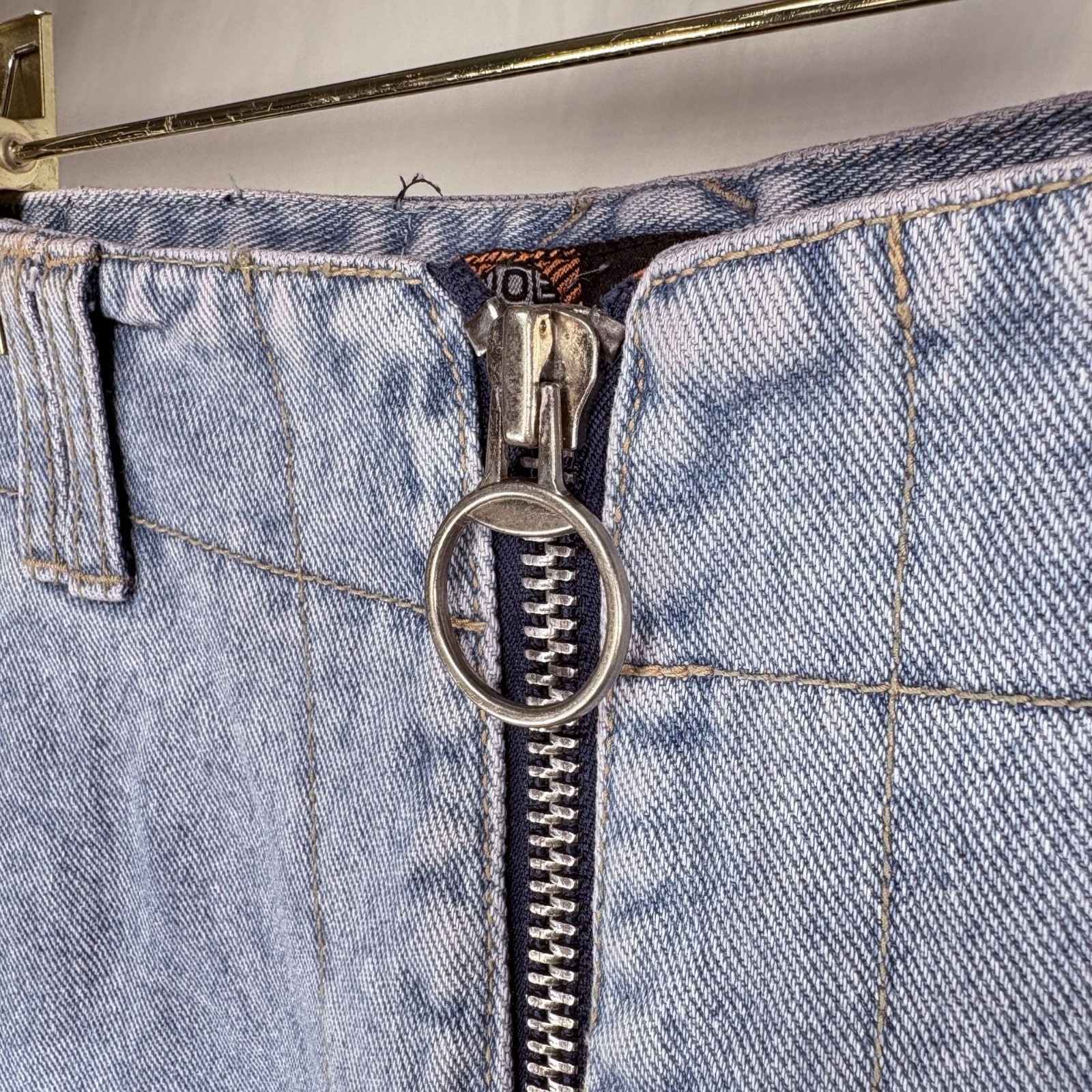 Vintage No Excuse Y2K Women’s Light Wash No Pocket O Ring Zipper Denim Jeans 30″
