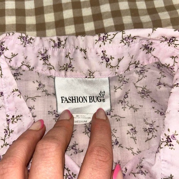 Y2K 2000s fashion bug Pink floral blouse