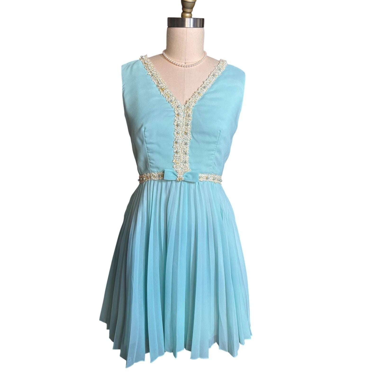 Cocktail 60’s Dress Size 6/8 Aqua Blue Chiffon Pleated Lace Pearl Vintage