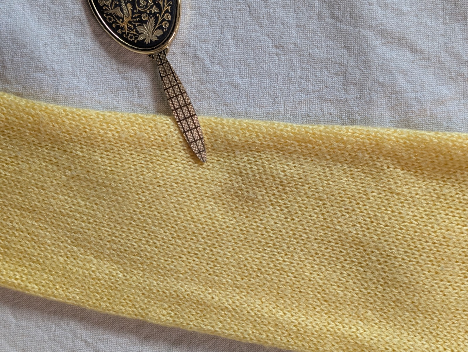 Vintage 70s Women’s Classic Yellow Knit Sweater Cropped Society Medium Embroider