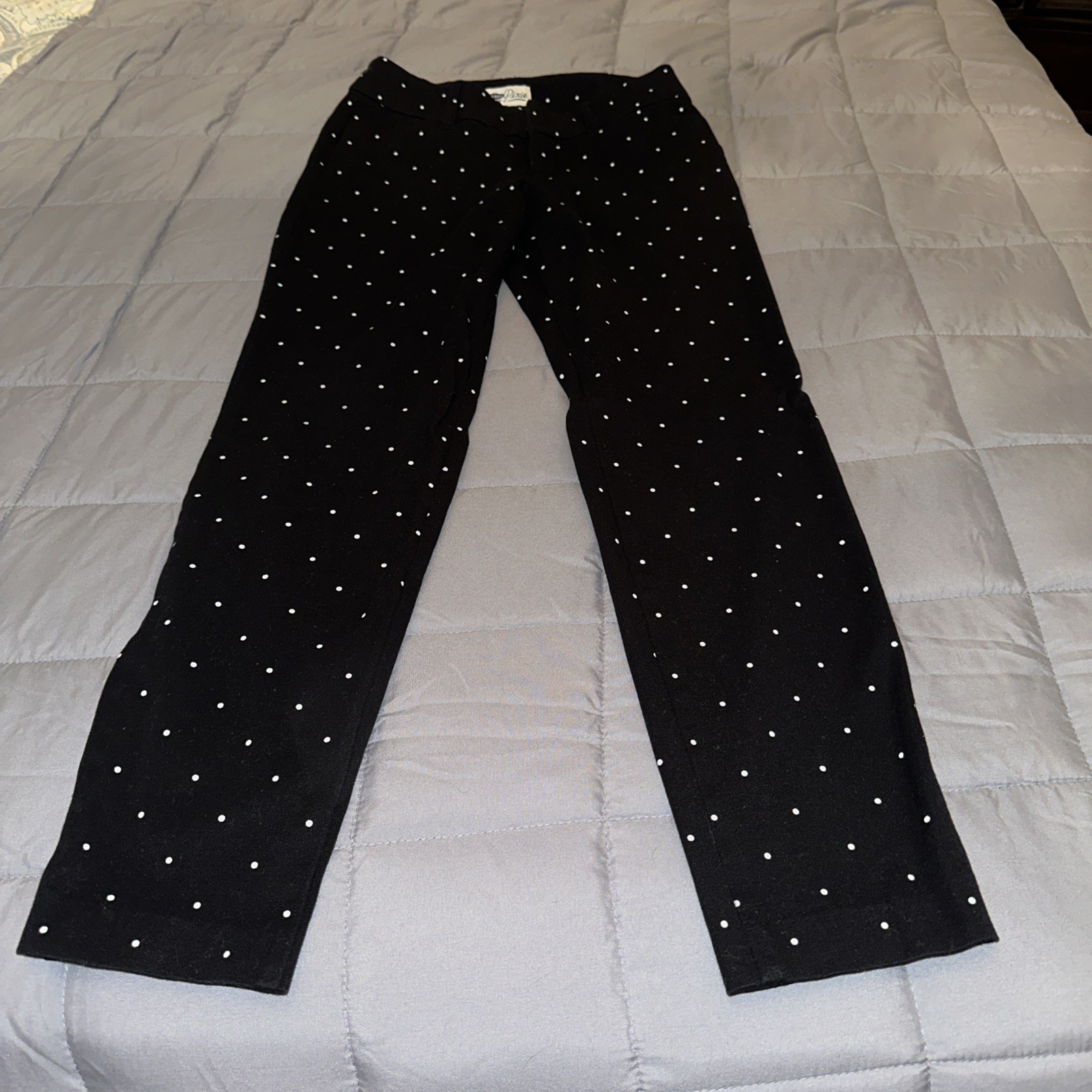Old Navy Pixie Black And White Polka Dot Narrow Leg Pants Size 0 Regular