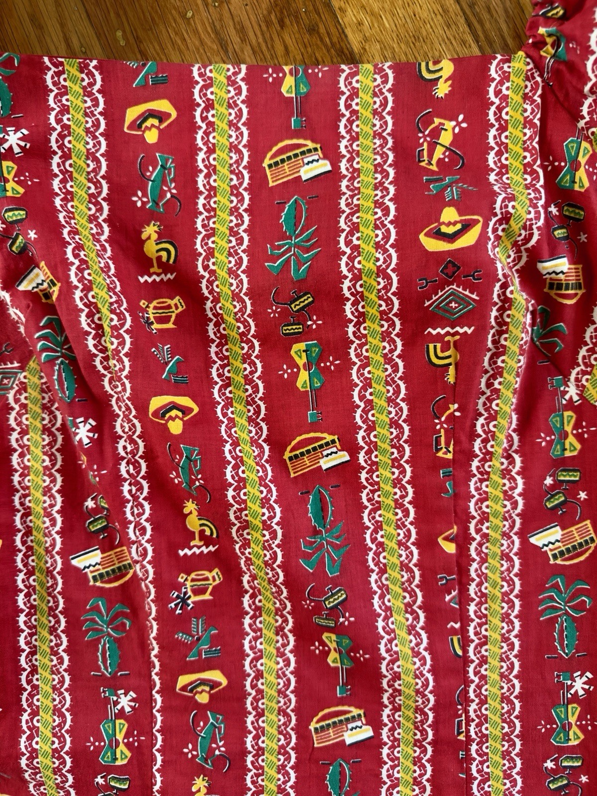 Vintage 1950s Novelty Mexican Two Piece Set Blouse Pants Top Small