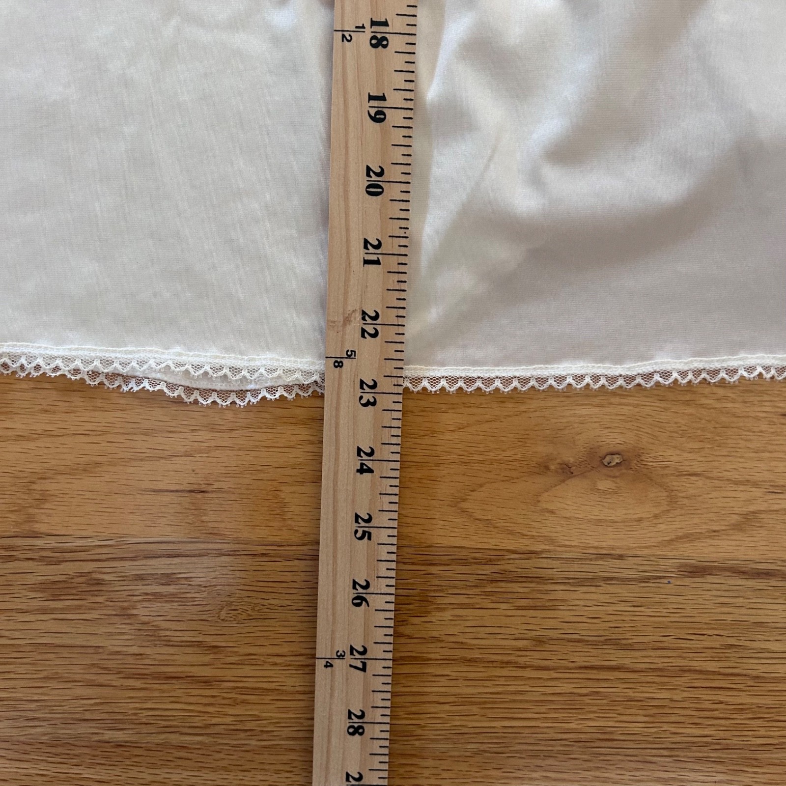 Vanity Fair Vintage Half Slip Beige Nylon Tricot Lace Trim Medium Pre-Owned