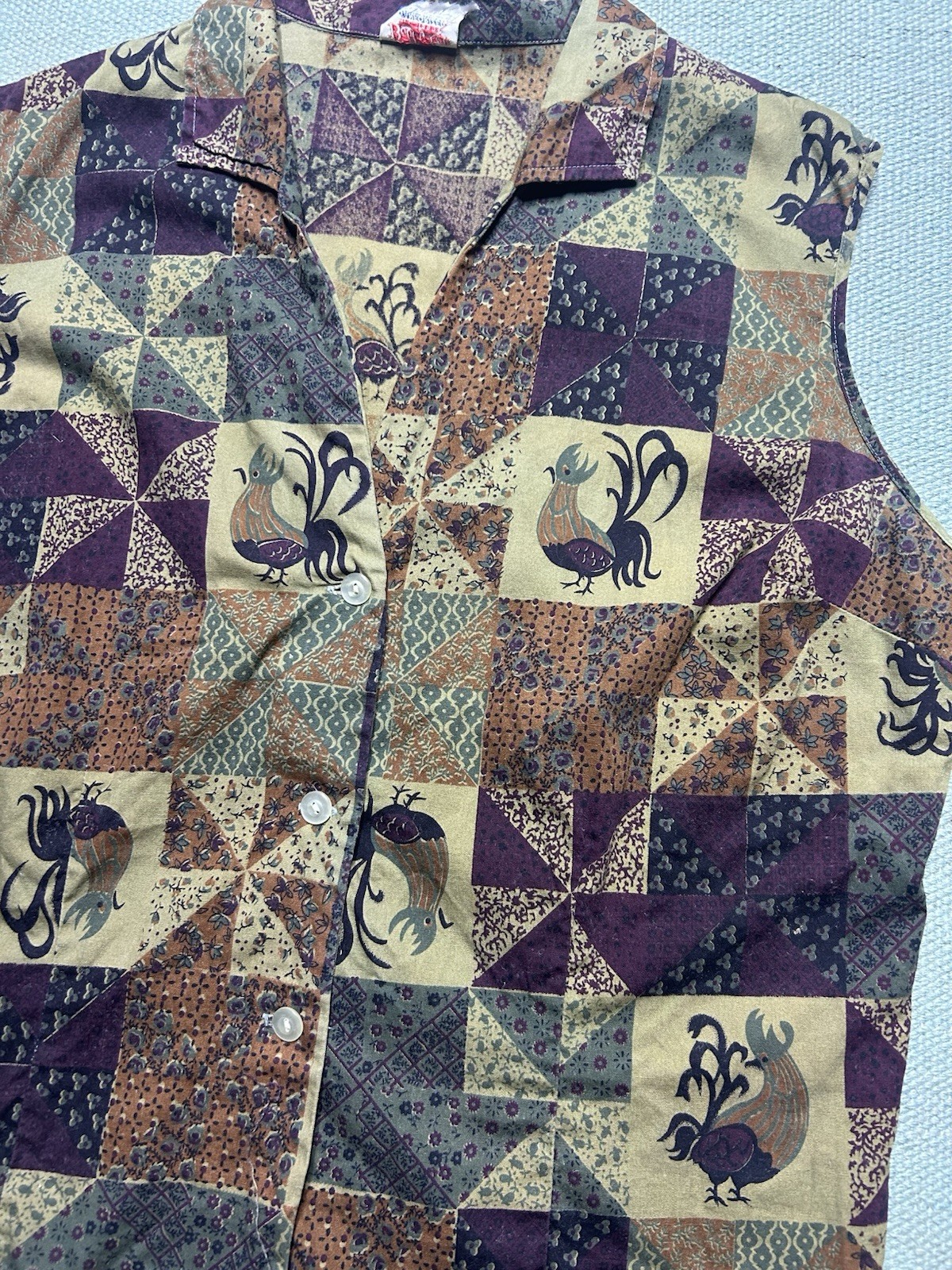 Vintage 1960s vest sleeveless shirt roosters cotton Bobby Lou women’s Large?