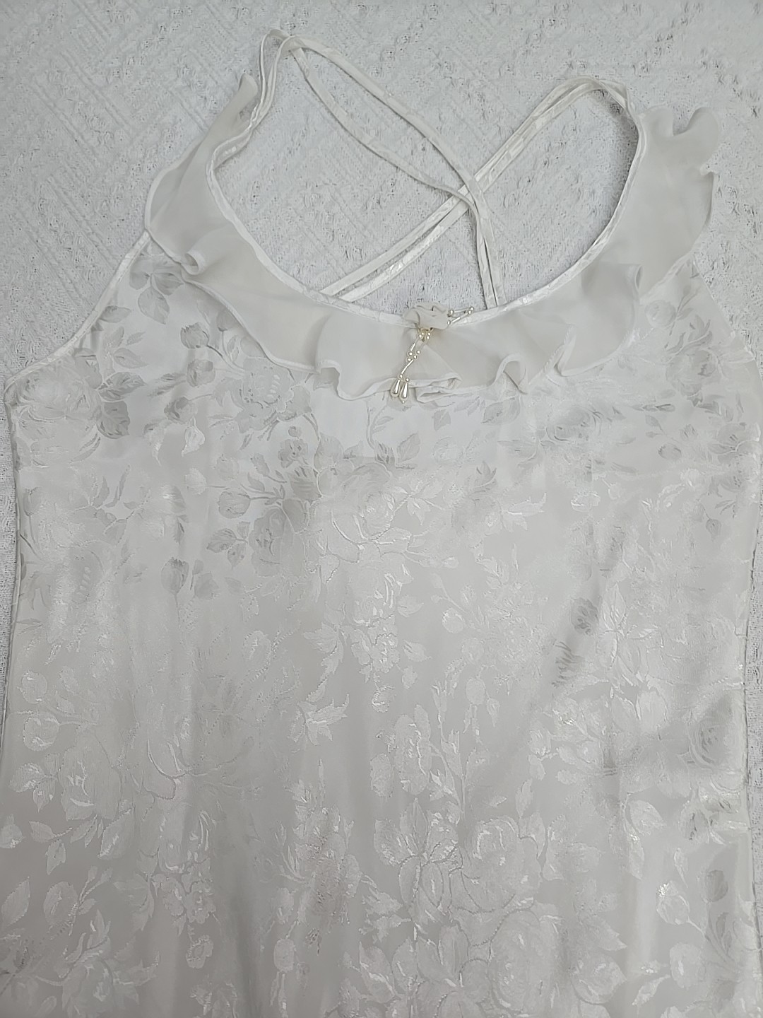 VTG Intimo Amore Med Nightgown Sexy Ruffled bridal Floral Imprint X Back Flares