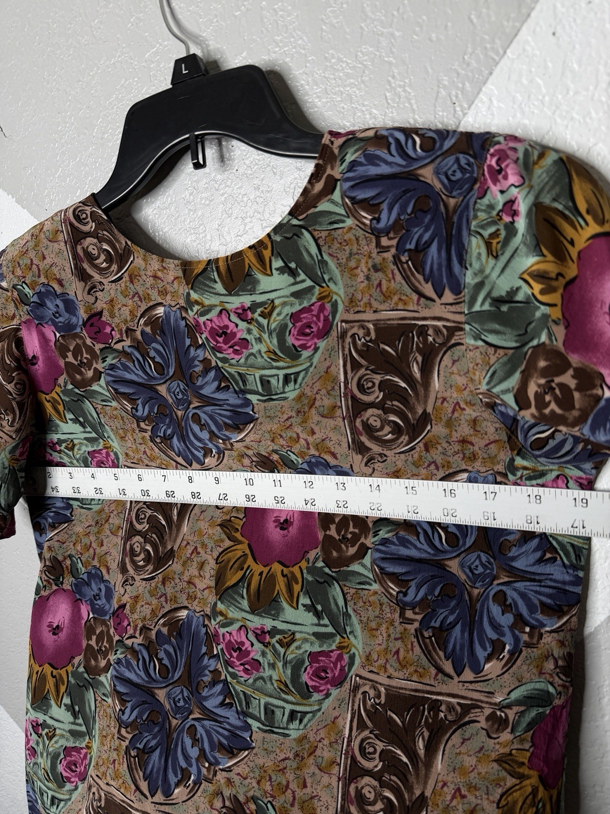 Vintage Women’s Dahan 100% Silk Floral Print Blouse Size Small Padded Shoulder