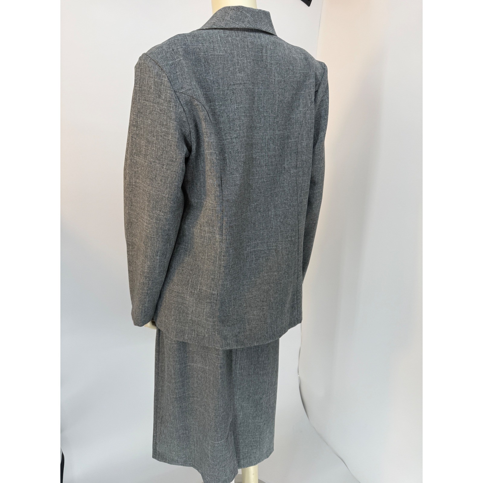 Vintage 80s Prelude Grey Skirt Suit Power Suit Size 16 Bold Shoulder Lightweight