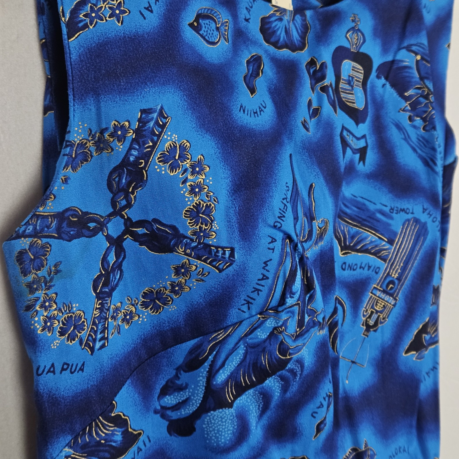 1960s Vintage Pili Kai Honolulu Hawaii Novelty Tiki Oasis Hawaiian dress Muu Muu